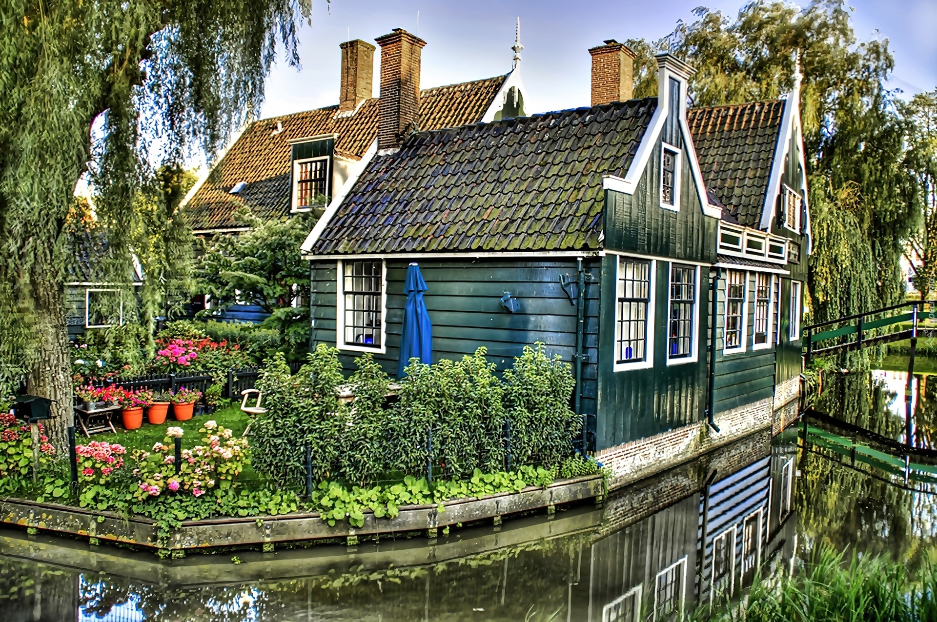 Улицы и дома на реке. Деревня Гитхорн в Голландии. Ривер Хаус река. Деревенский домик. Красивый домик.