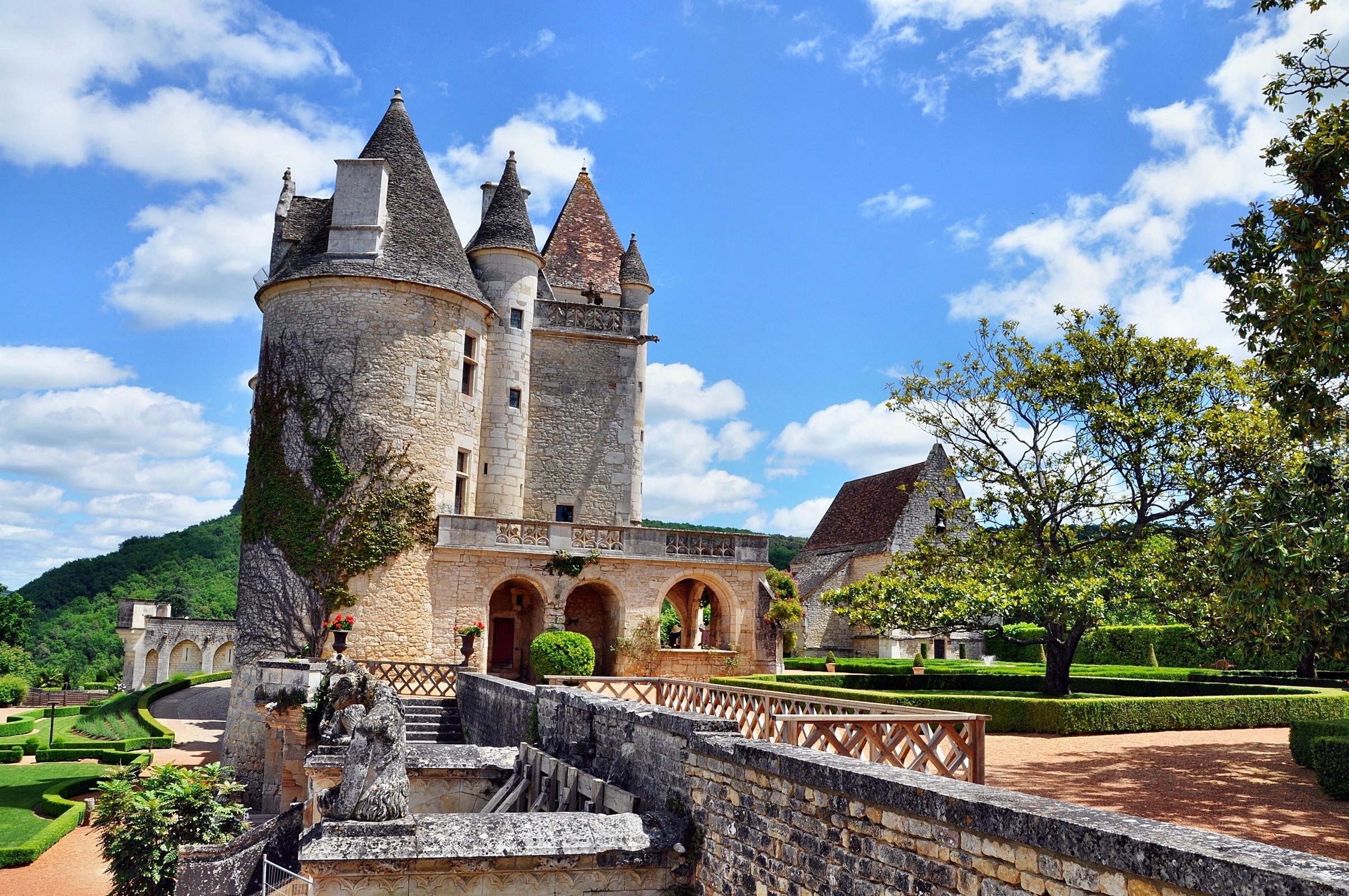 Zamek Chateau des Milandes, Miejscowość Castelnaud-la-Chapelle, Dordonia, Francja