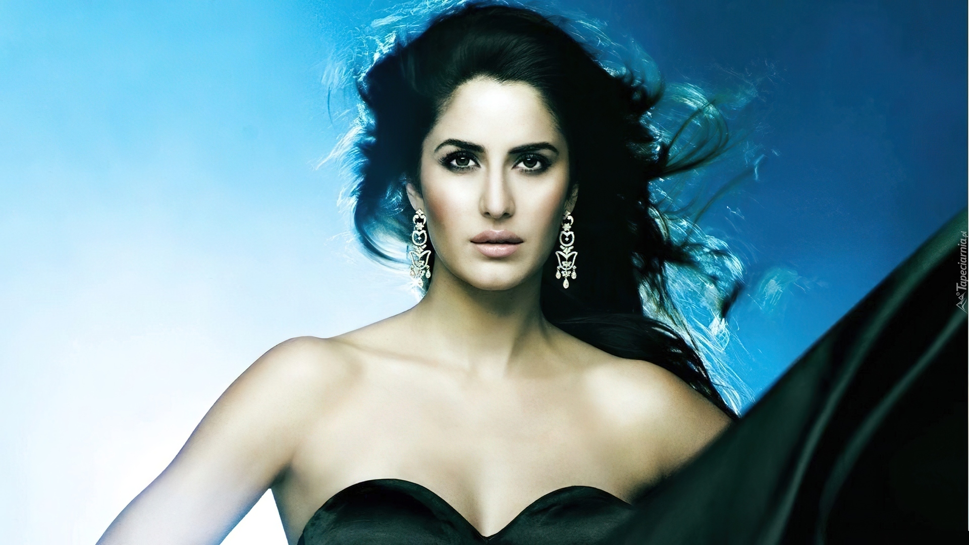 Katrina Kaif, Brunetka, Kolczyki