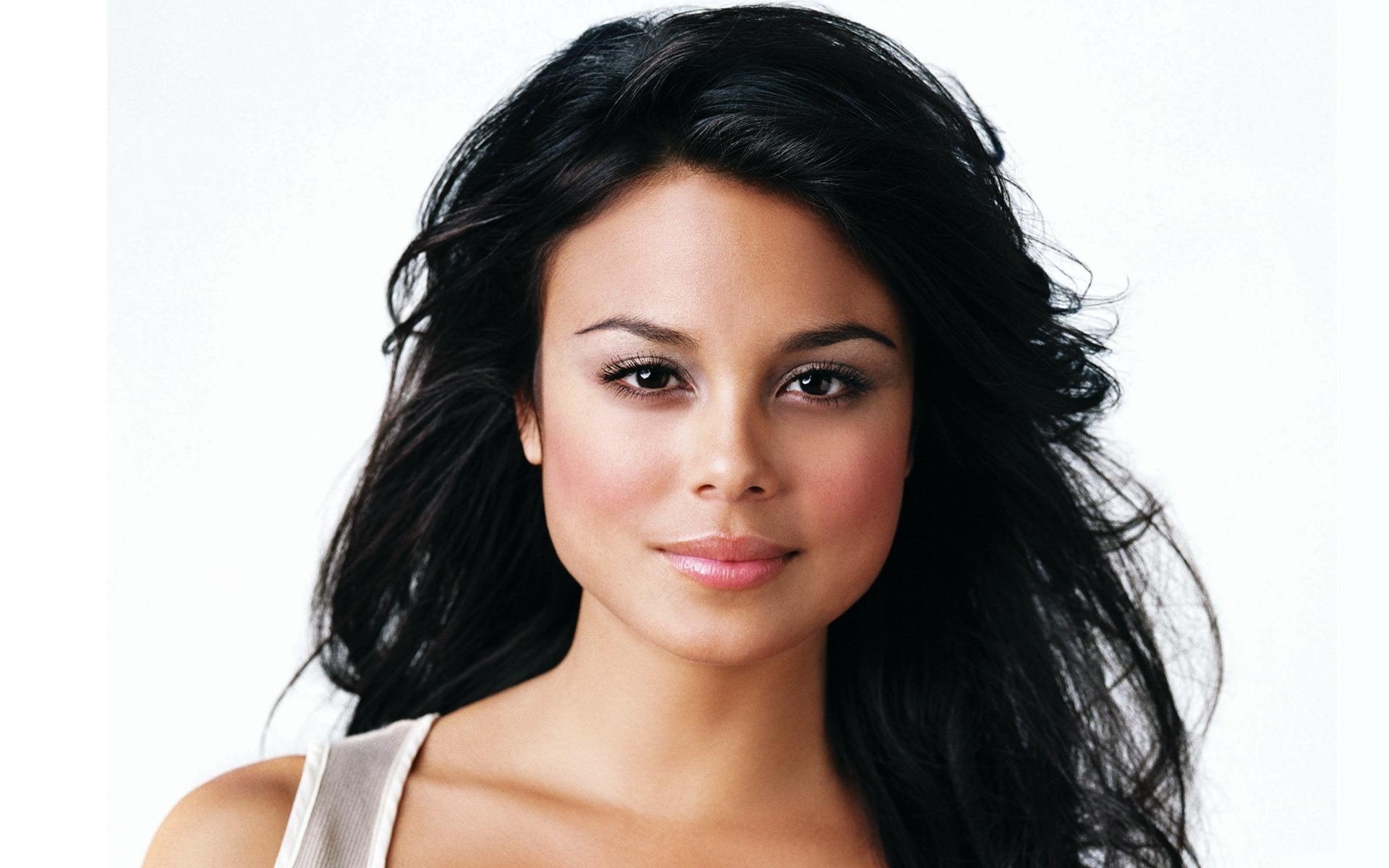 Nathalie Kelley, Brunetka, Makijaż