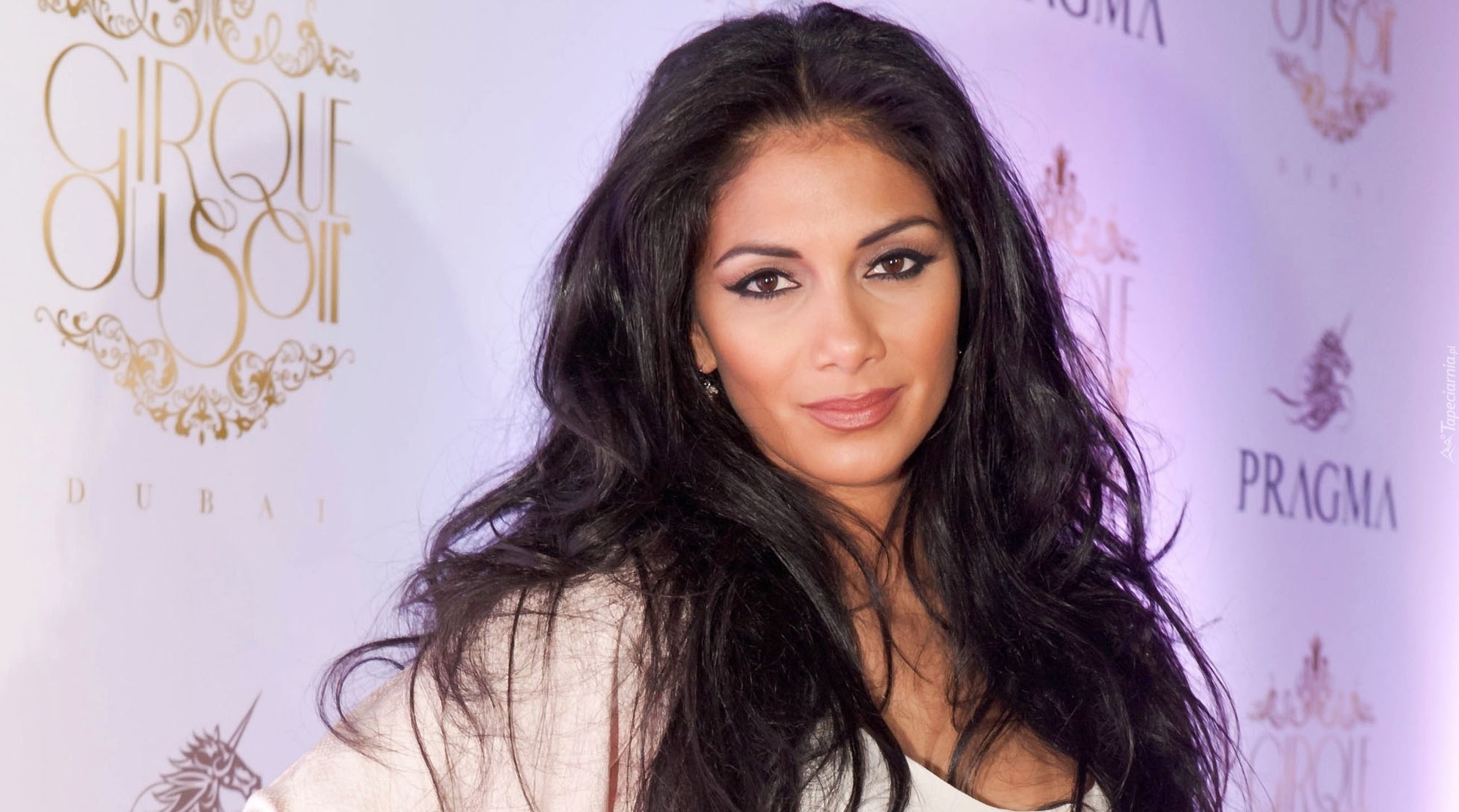 Nicole Scherzinger, Brunetka, Makijaż