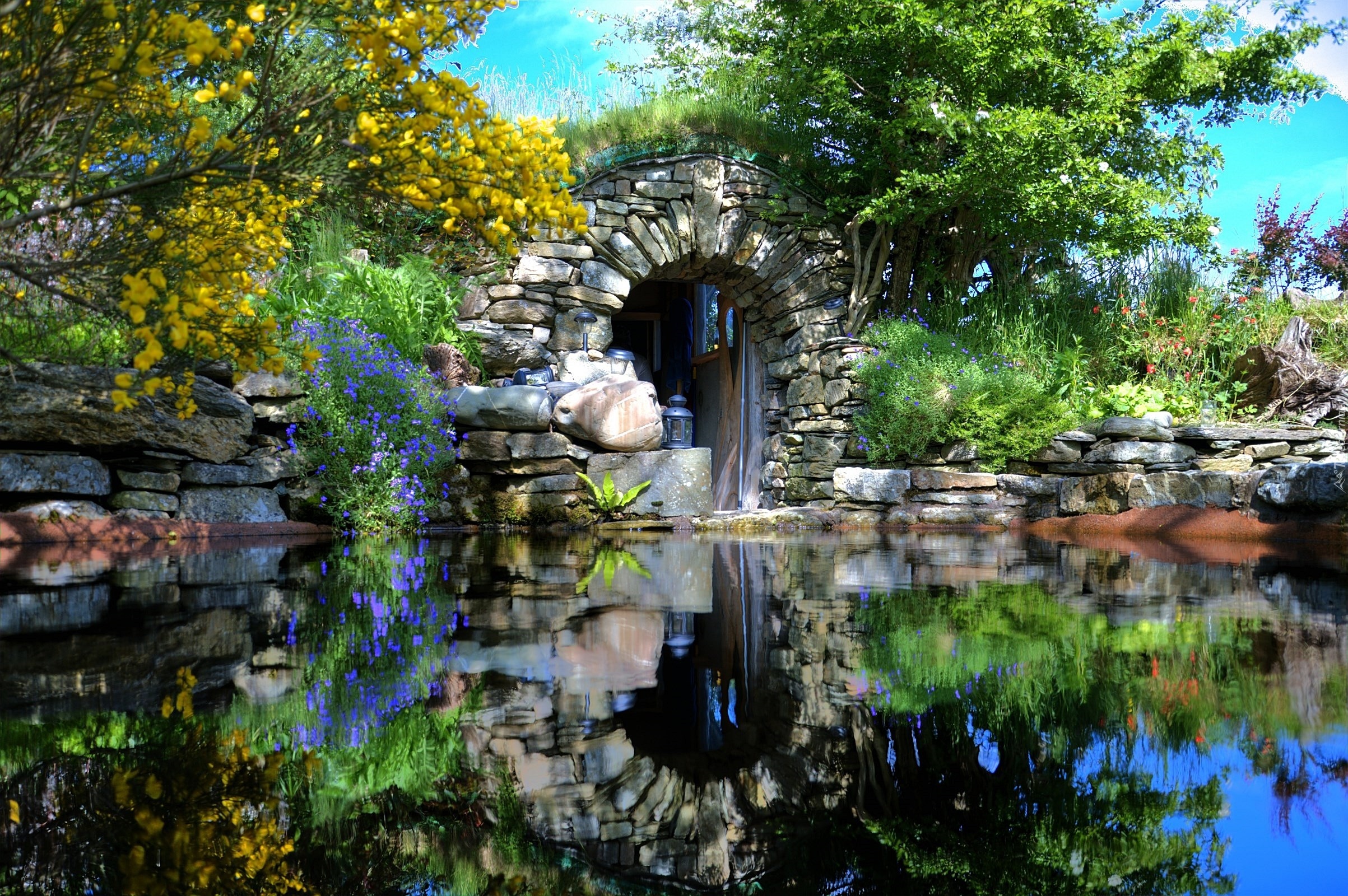 Domek Hobbit, Staw, Nowa Zelandia