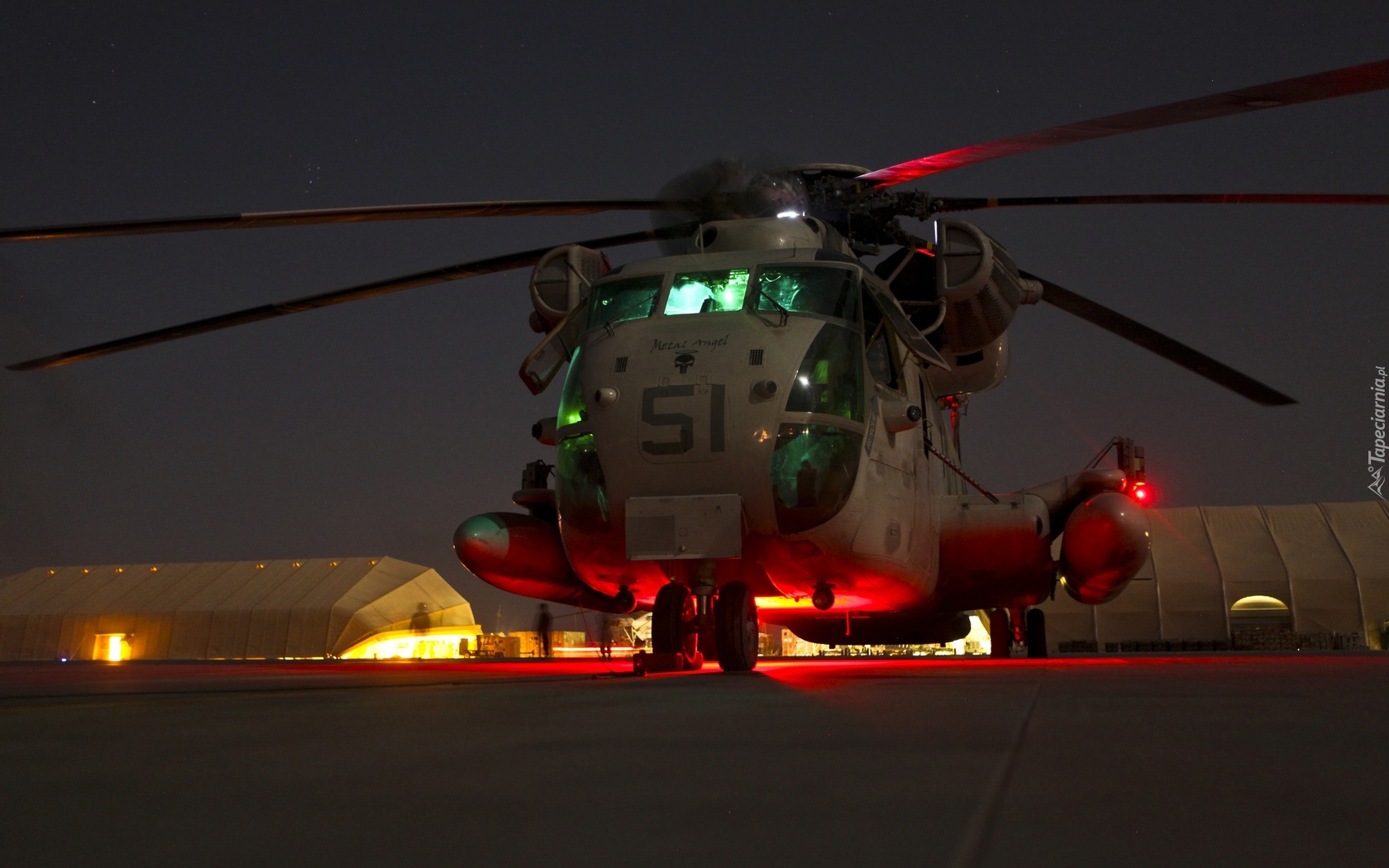 Helikopter CH-53D, Noc, Ogień