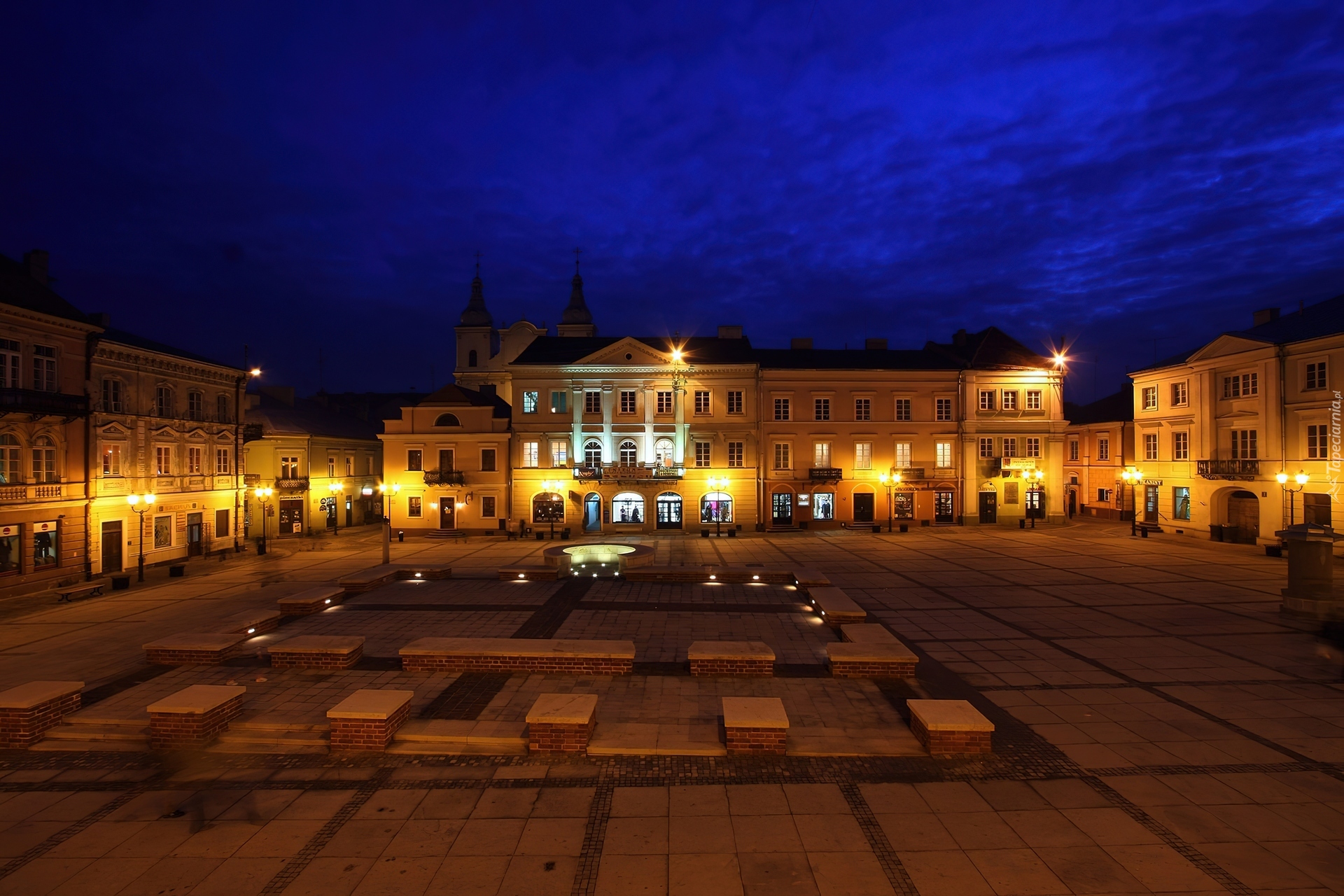 Piotrków Trybunalski, Stare Miasto, Noc, Polska, Rynek Trybunalski