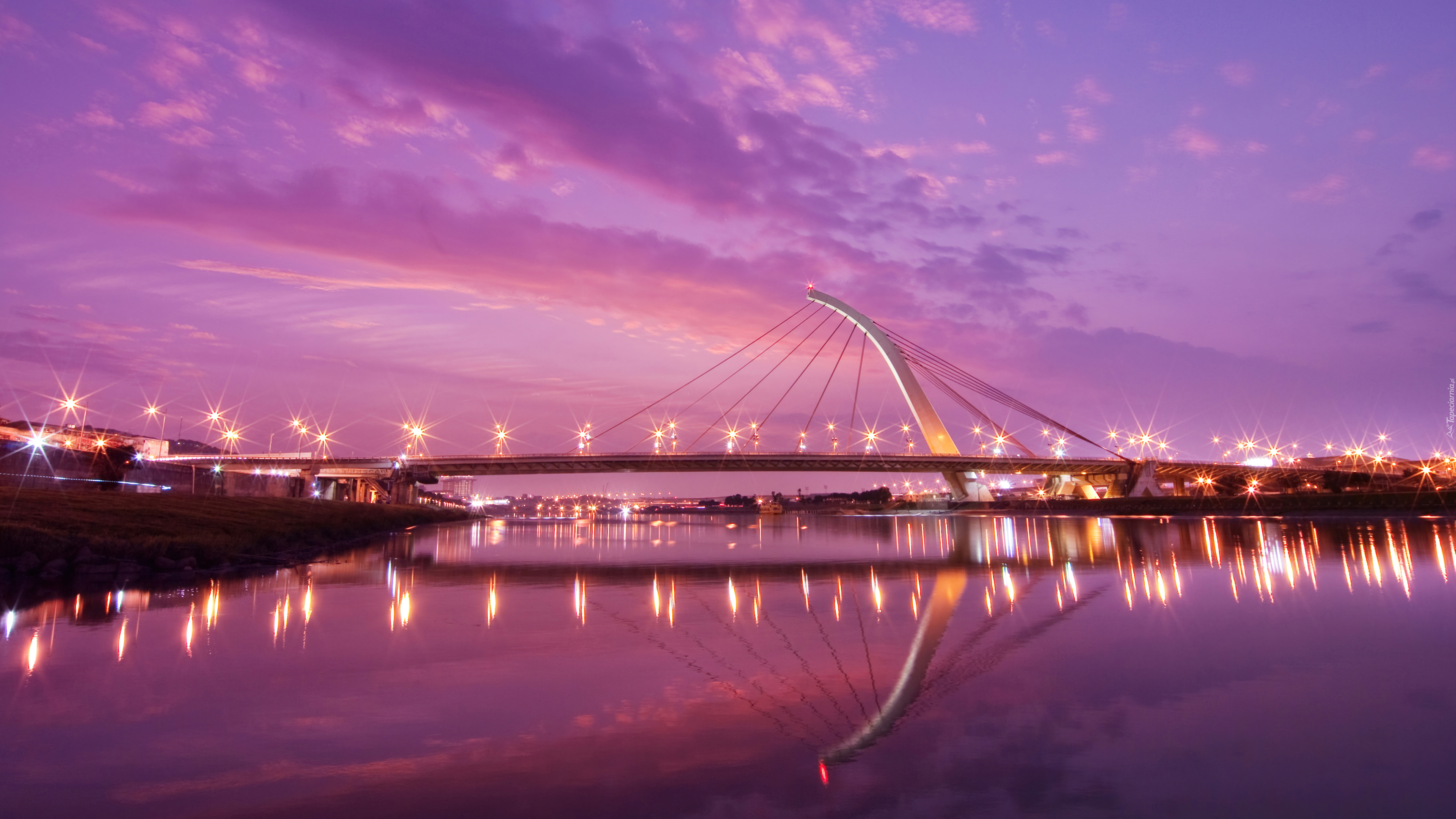 Rzeka Keelung, Oświetlony, Most, Dazhi Bridge, Chmury, Zachód słońca, Tajpej, Tajwan