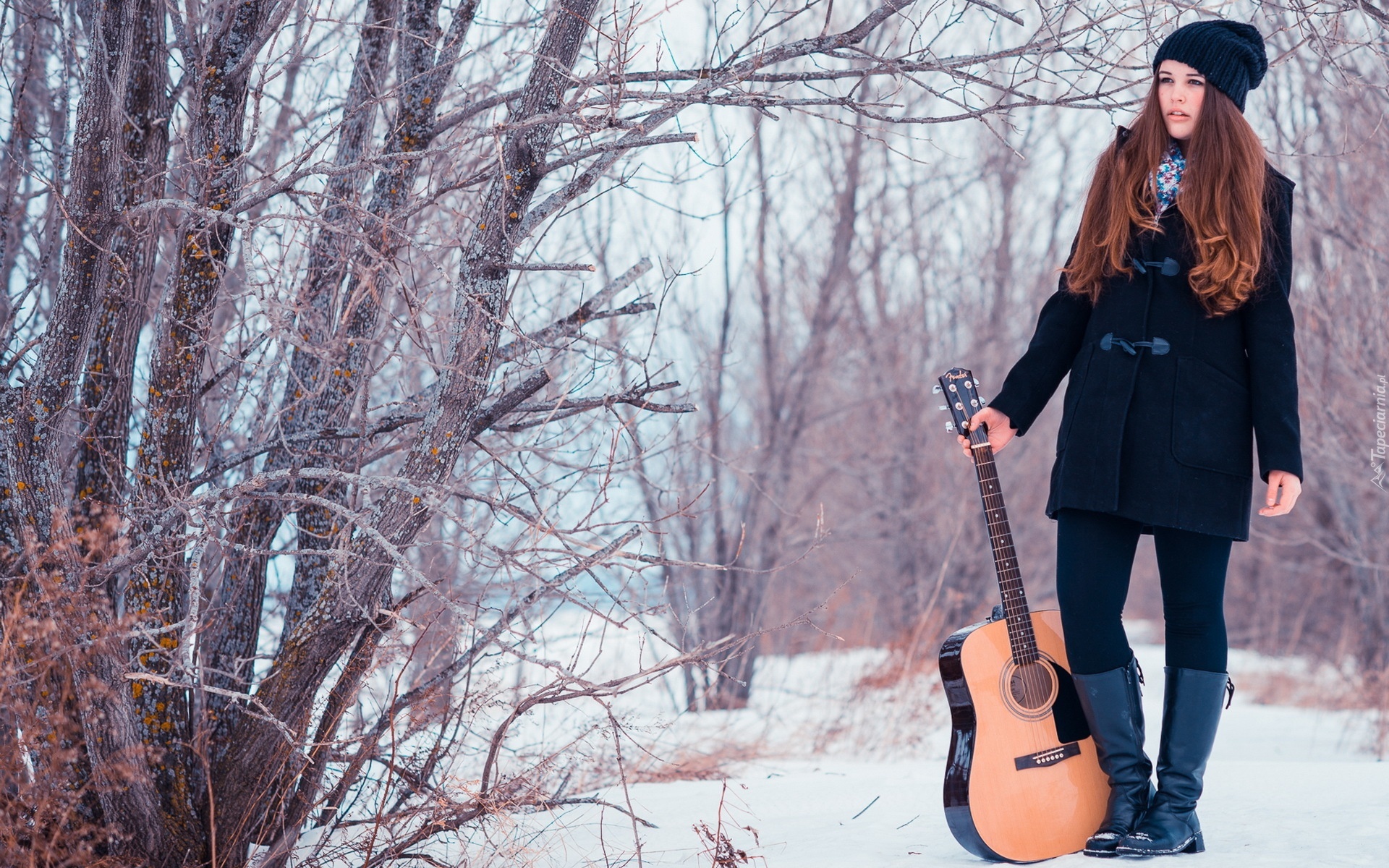 Zima, Las, Śnieg, Dziewczyna, Gitara