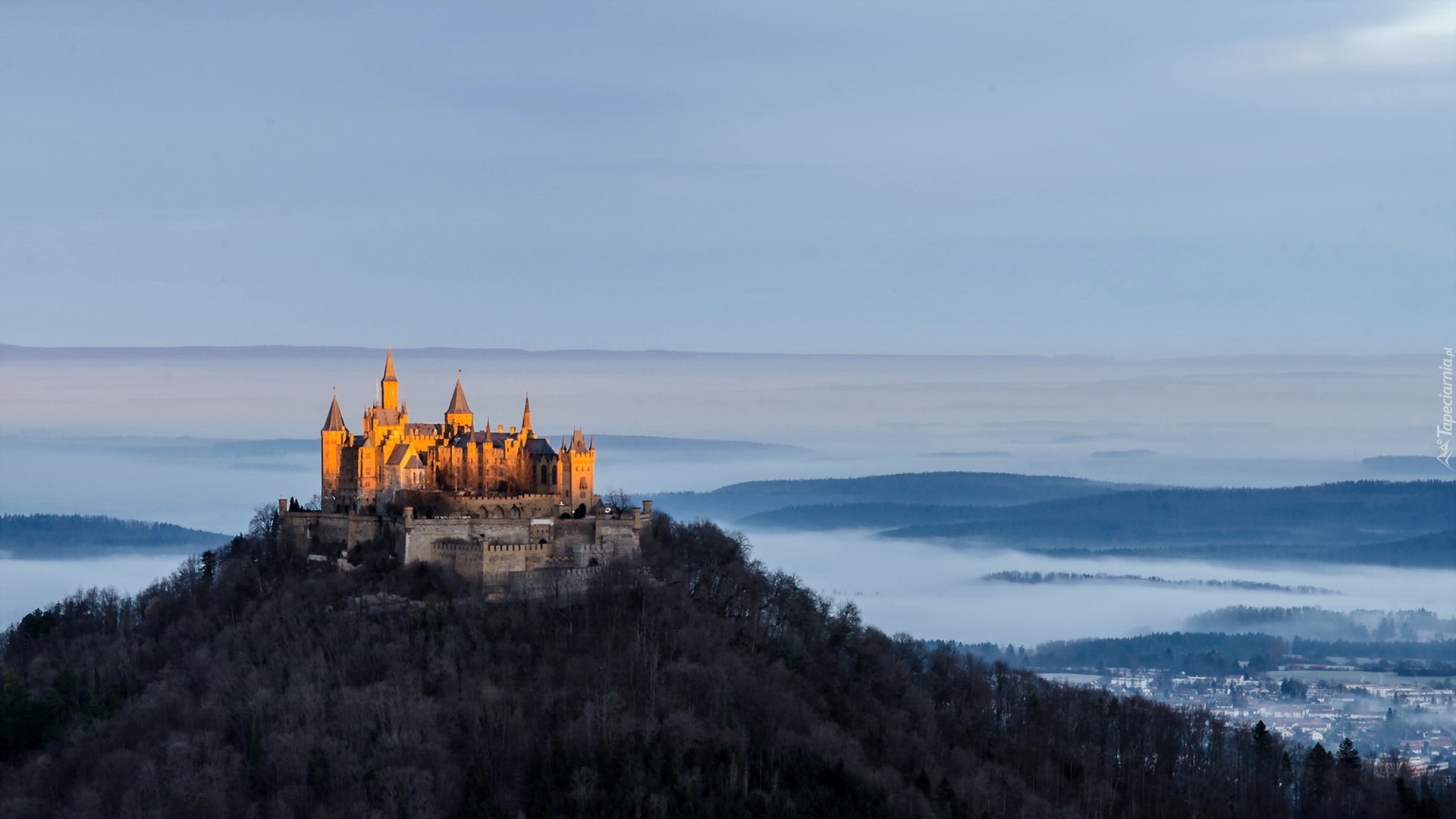 Zamek Hohenzollern, Badenia-Wirtembergia, Niemcy, Góra Hohenzollern, Las, Mgła