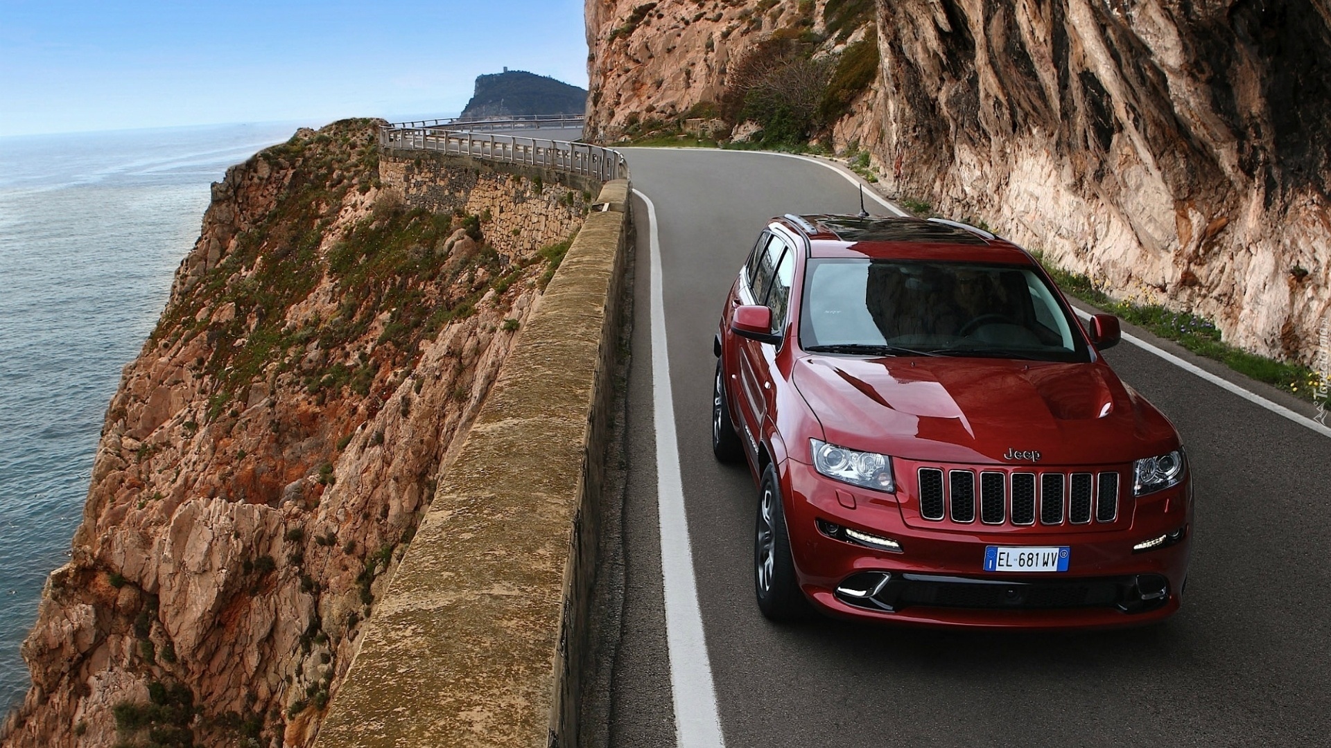 Jeep Grand Cherokee SRT8, Morze, Skały, Droga