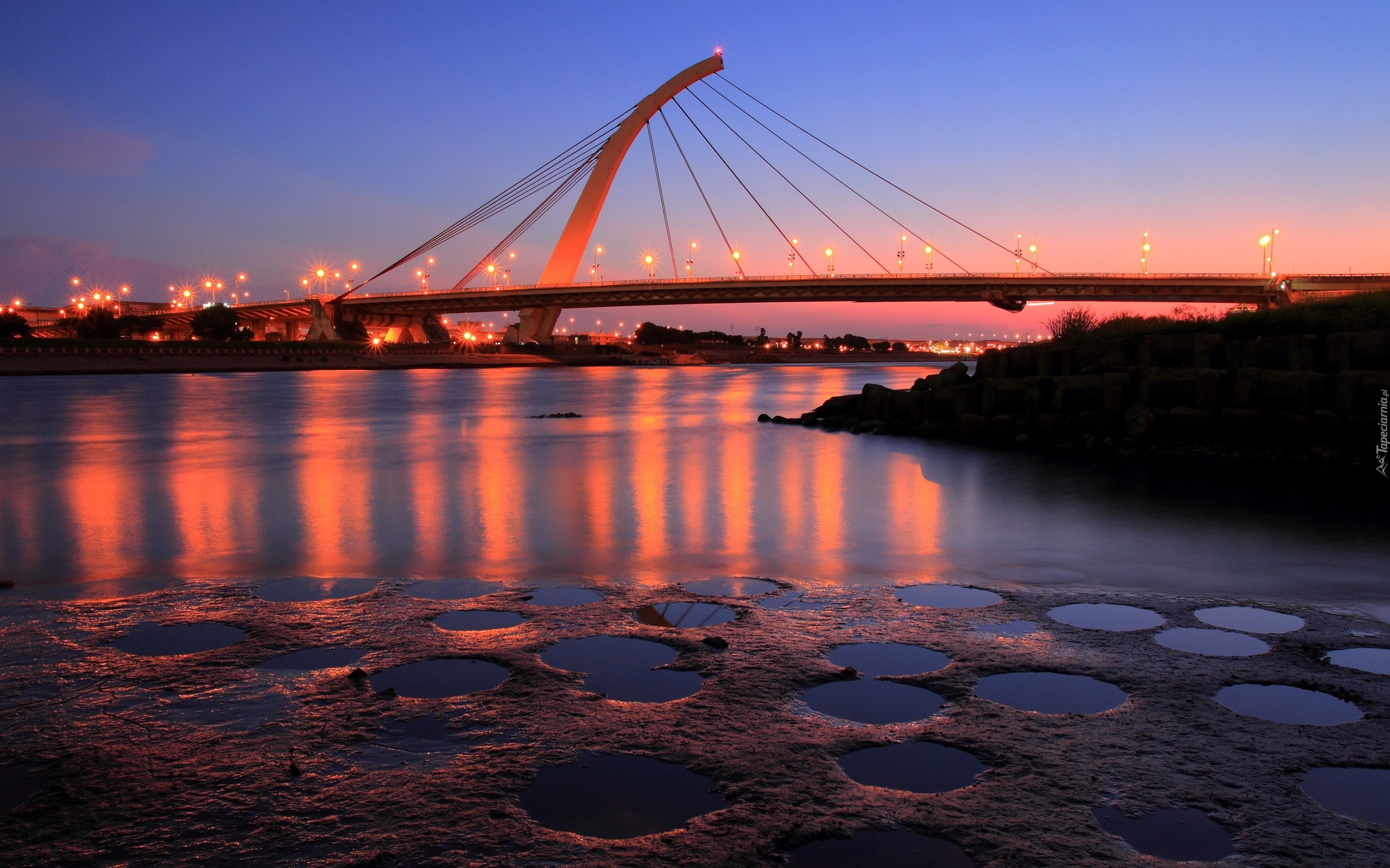 Most, Rzeka, Noc