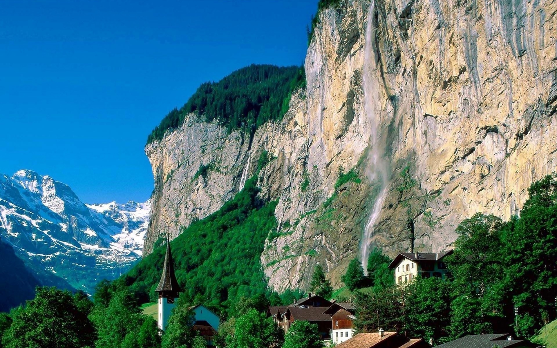 Lauterbrunnen, Góry, Las, Wodospad, Kościół, Domy