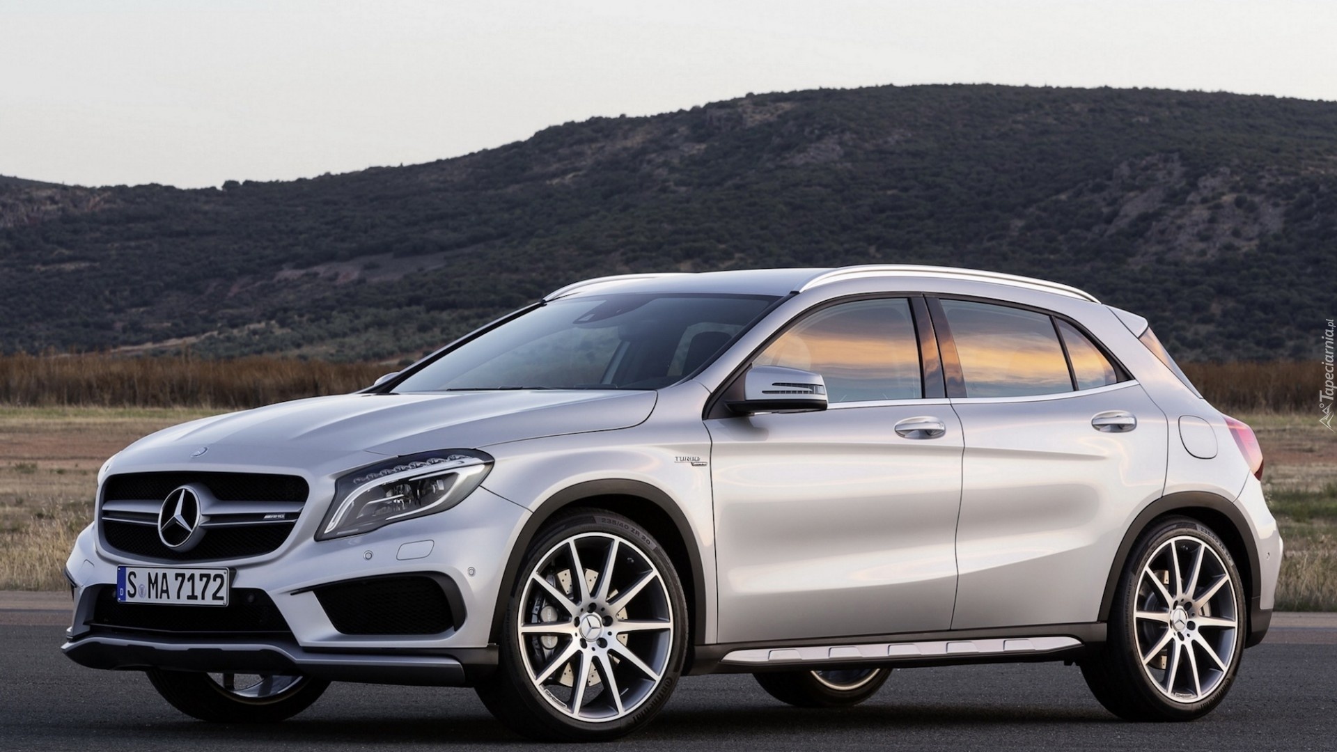 Mercedes-Benz, GLA 45 AMG Mercedes GLA