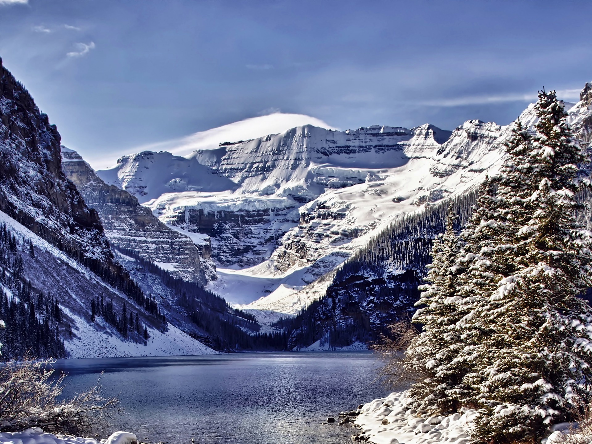 Kanada, Prowincja Alberta, Park Narodowy Banff, Zima, Góry, Jezioro Lake Louise