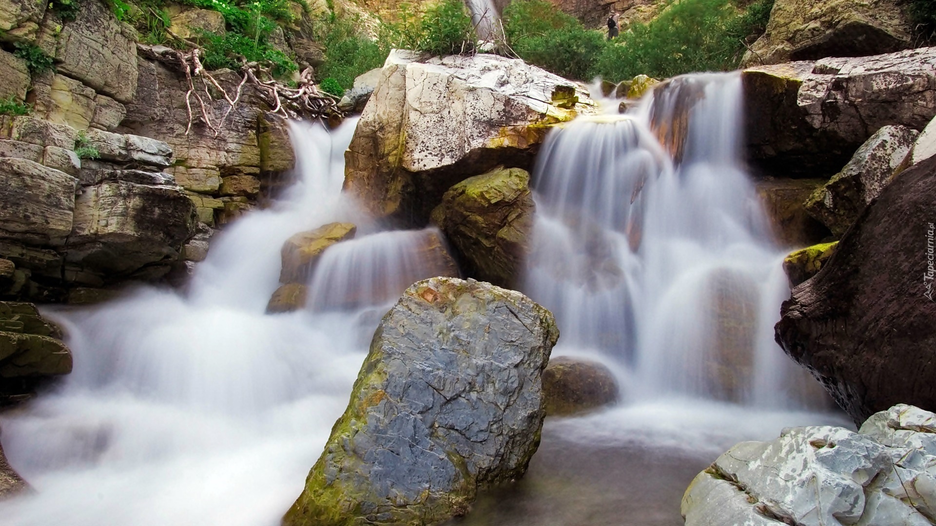 Stany Zjednoczone, Stan Montana, Park Narodowy Glacier, Skały, Wodospad Apikuni Falls