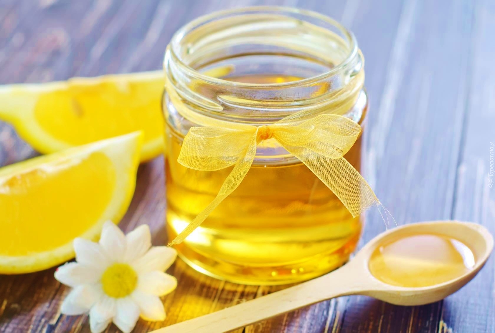 Можно ли пить мед с лимоном. Мед. Ложка для меда. Медовая вода. Мед с лимоном.
