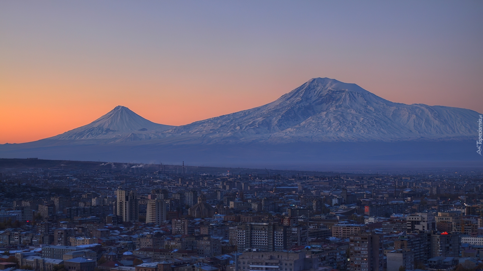 Armenia, Erewań, Miasto, Góry