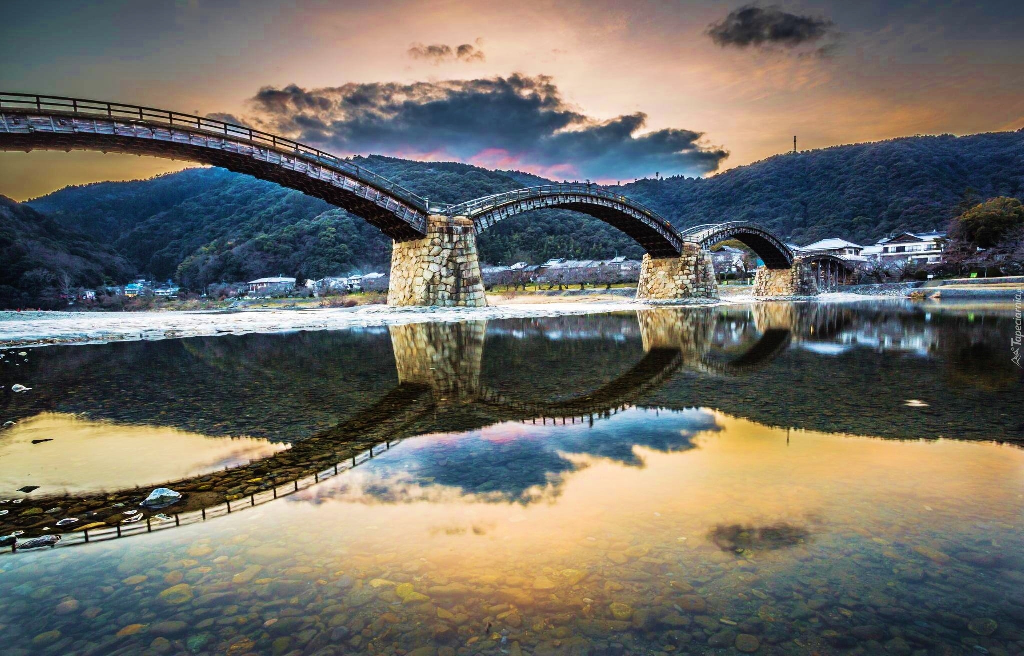 Каменный мост в небо. Мост Акаши-Кайкио. Мост Кинтай, Ивакуни, Япония. Кинтай арочный мост Япония. Мост Акаши-Кайкио Вань.