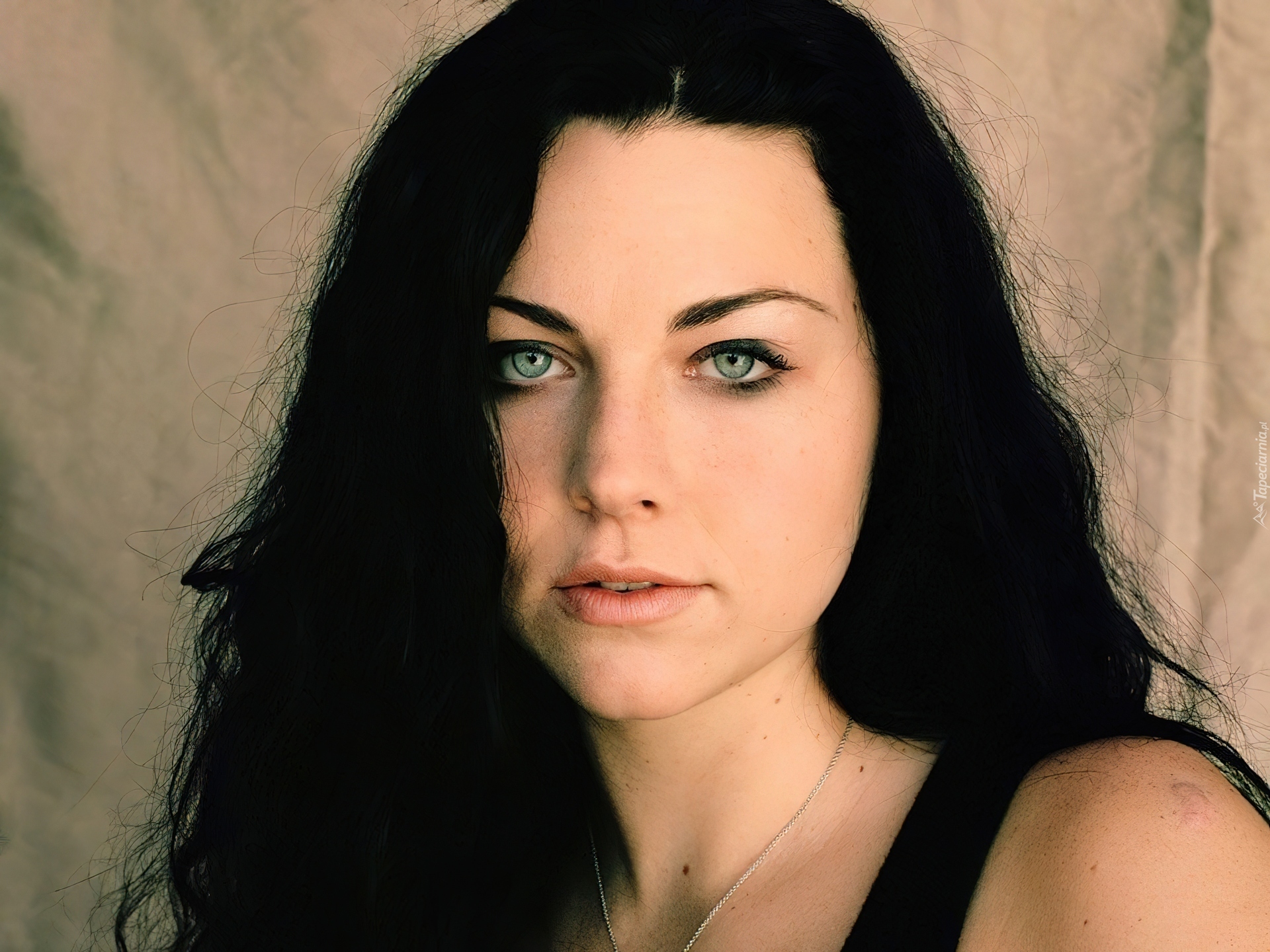 Amy Lee, błękitne oczy