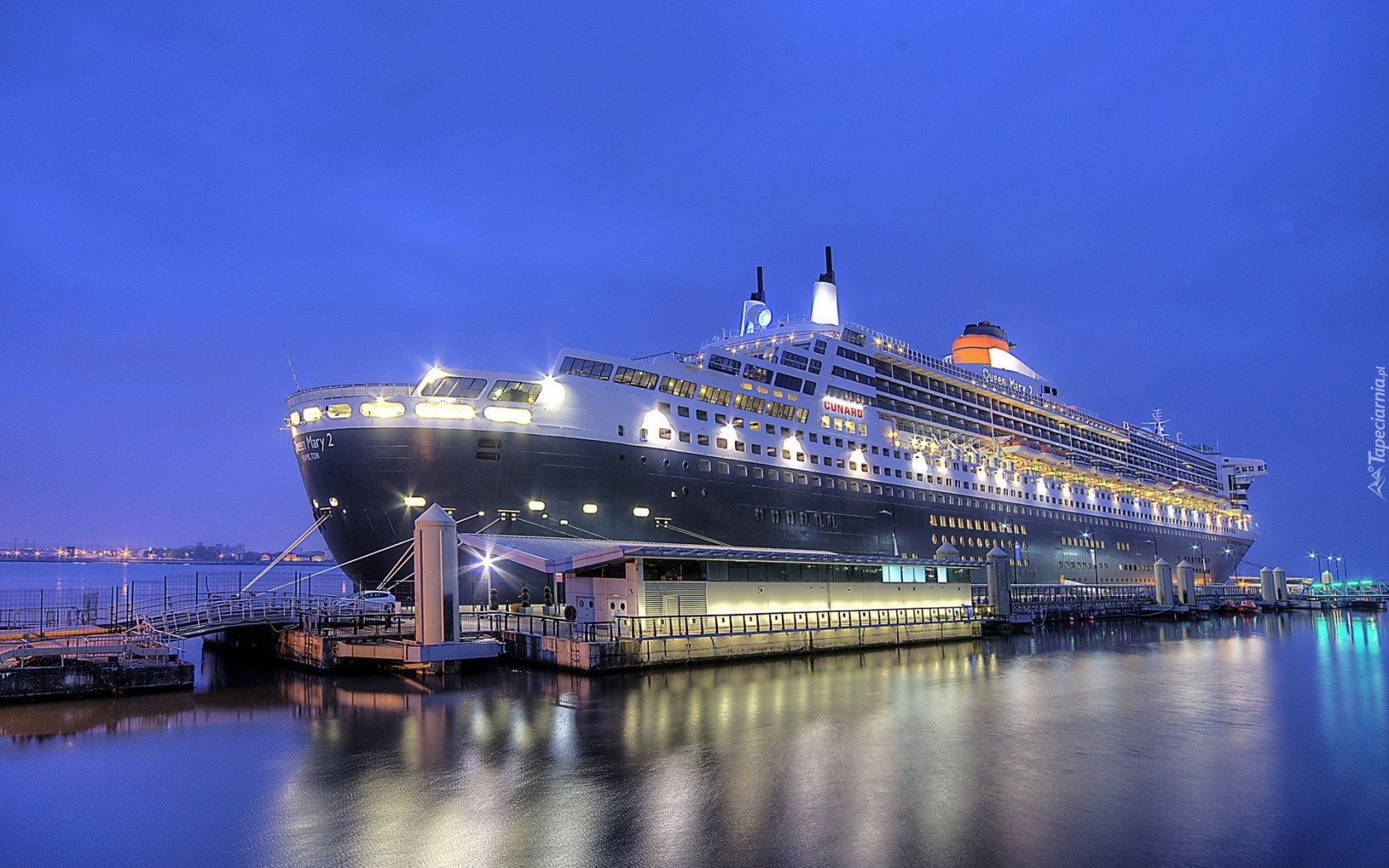 Queen Mary 2, Port