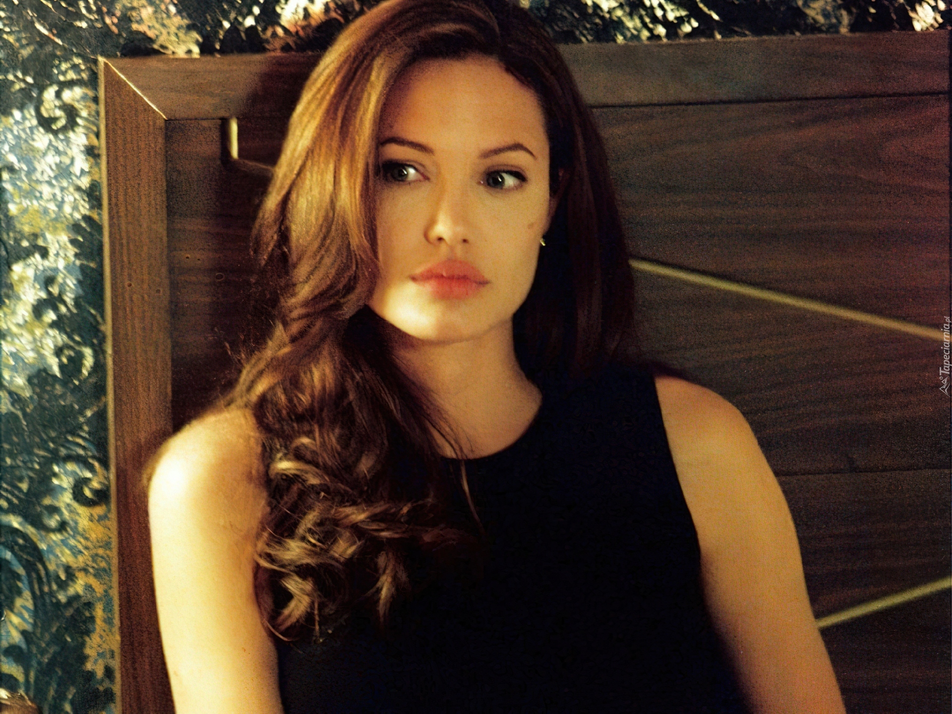 Angelina Jolie, czarny top