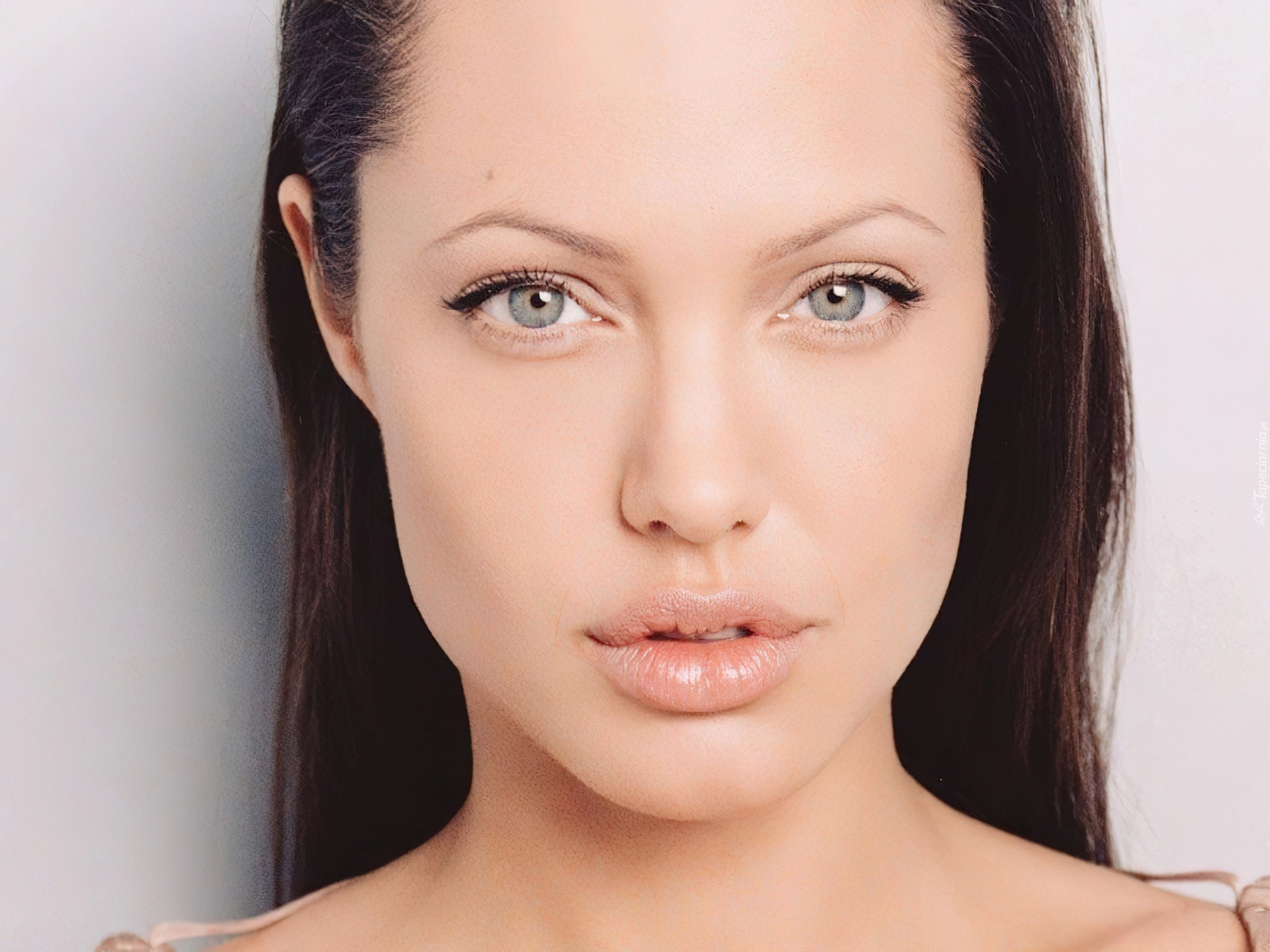 Angelina Jolie, niebieskie oczy