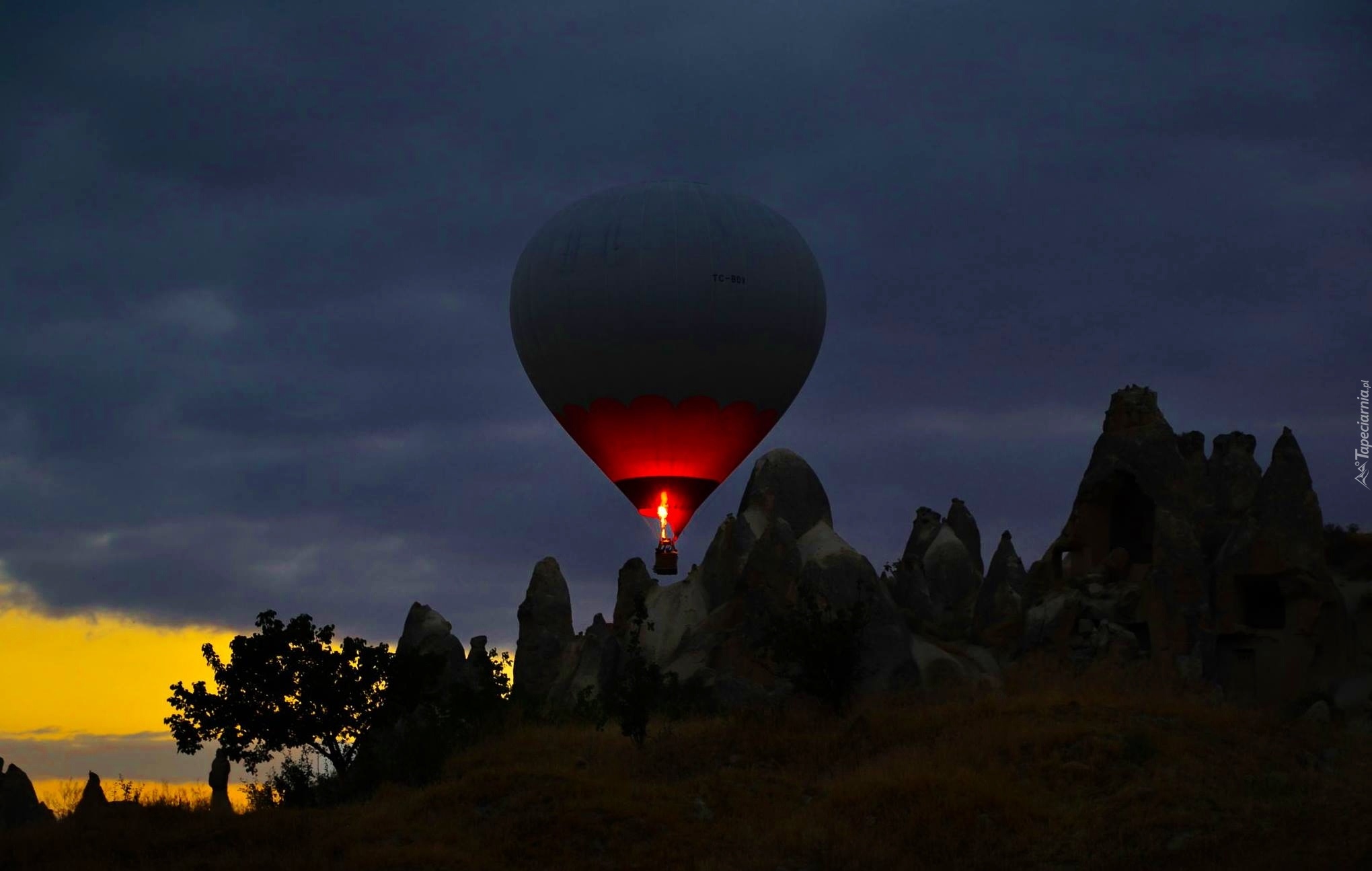 Balon, Noc, Skały