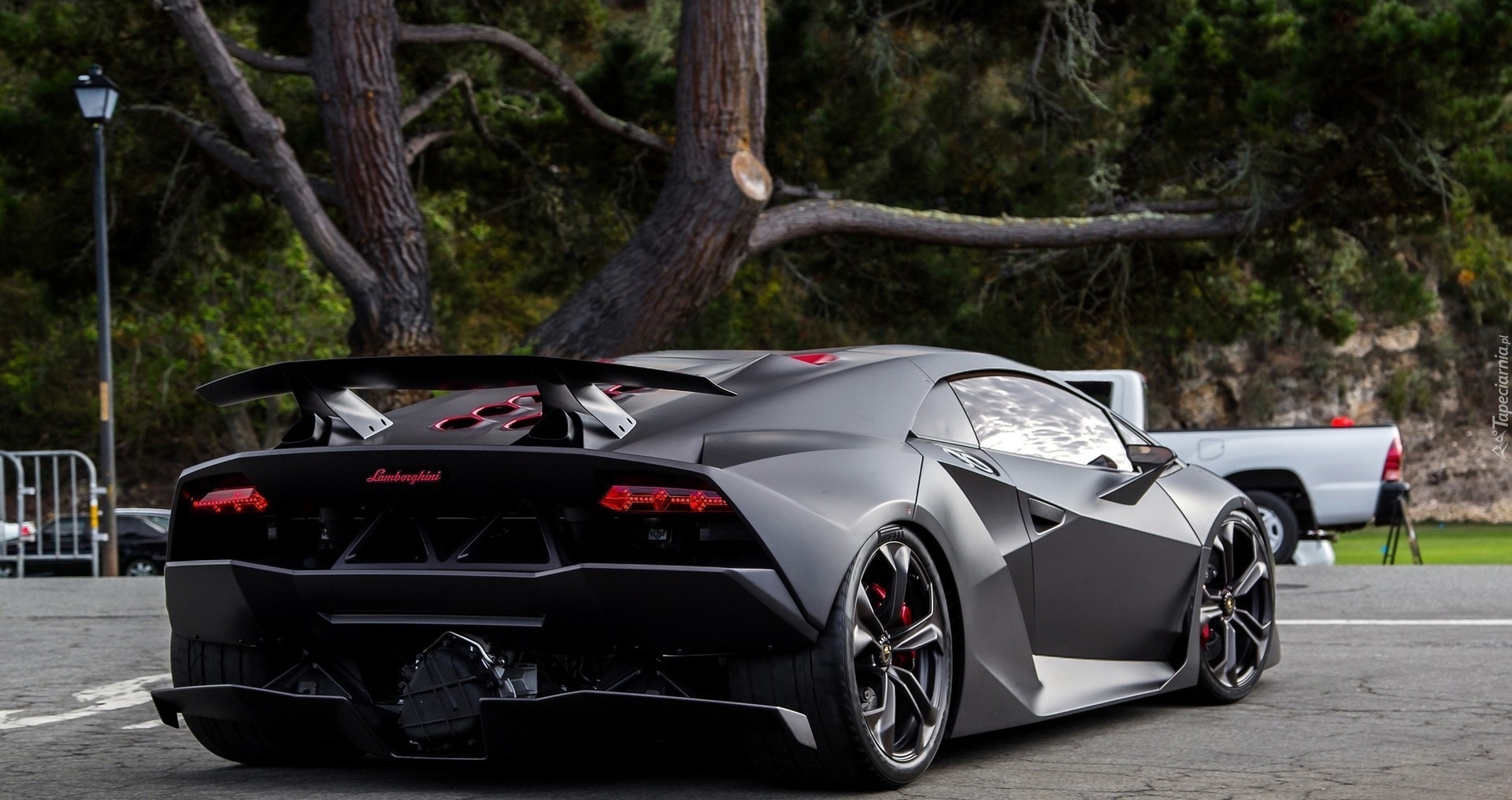 Czarne, Lamborghini, Sesto Elemento, Ulica, Drzewo