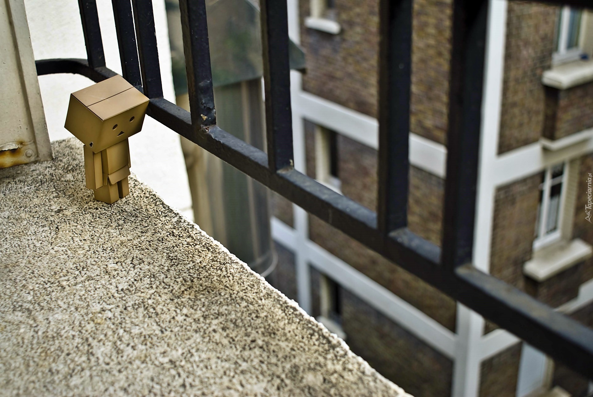 Danbo, Budynek, Balkon