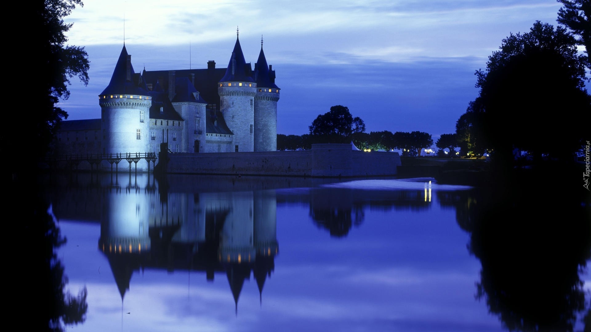 Zamek w Sully Sur Loire, Chateau de Sully-sur-Loire, Francja