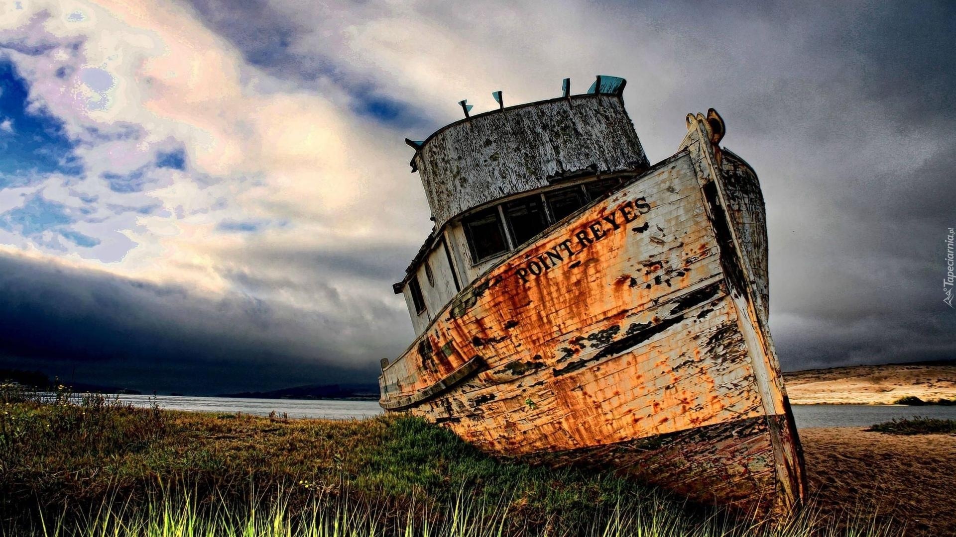 Старинный корабль на мели без смс