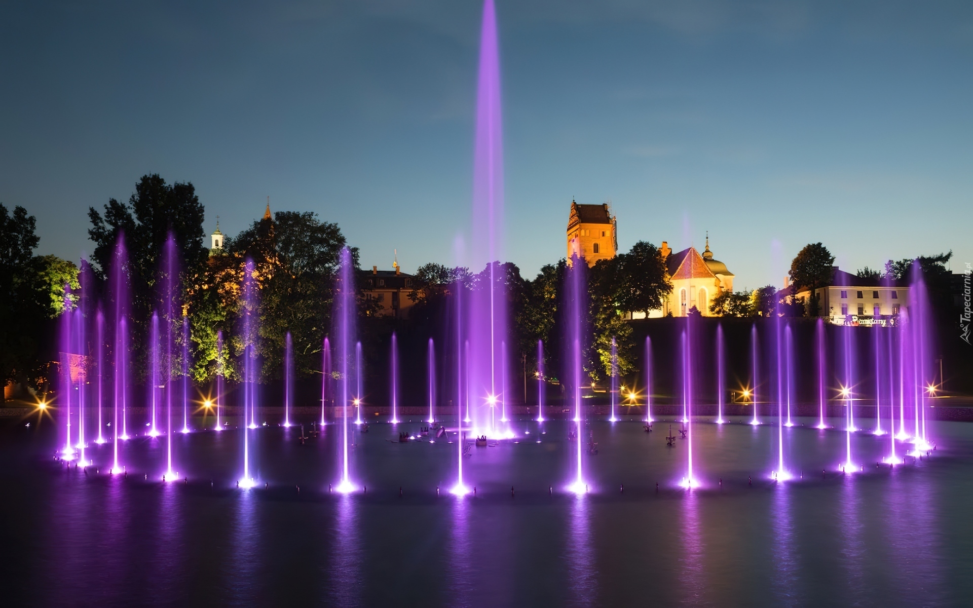 Fontanna, Budynki, Miasto, Zmrok