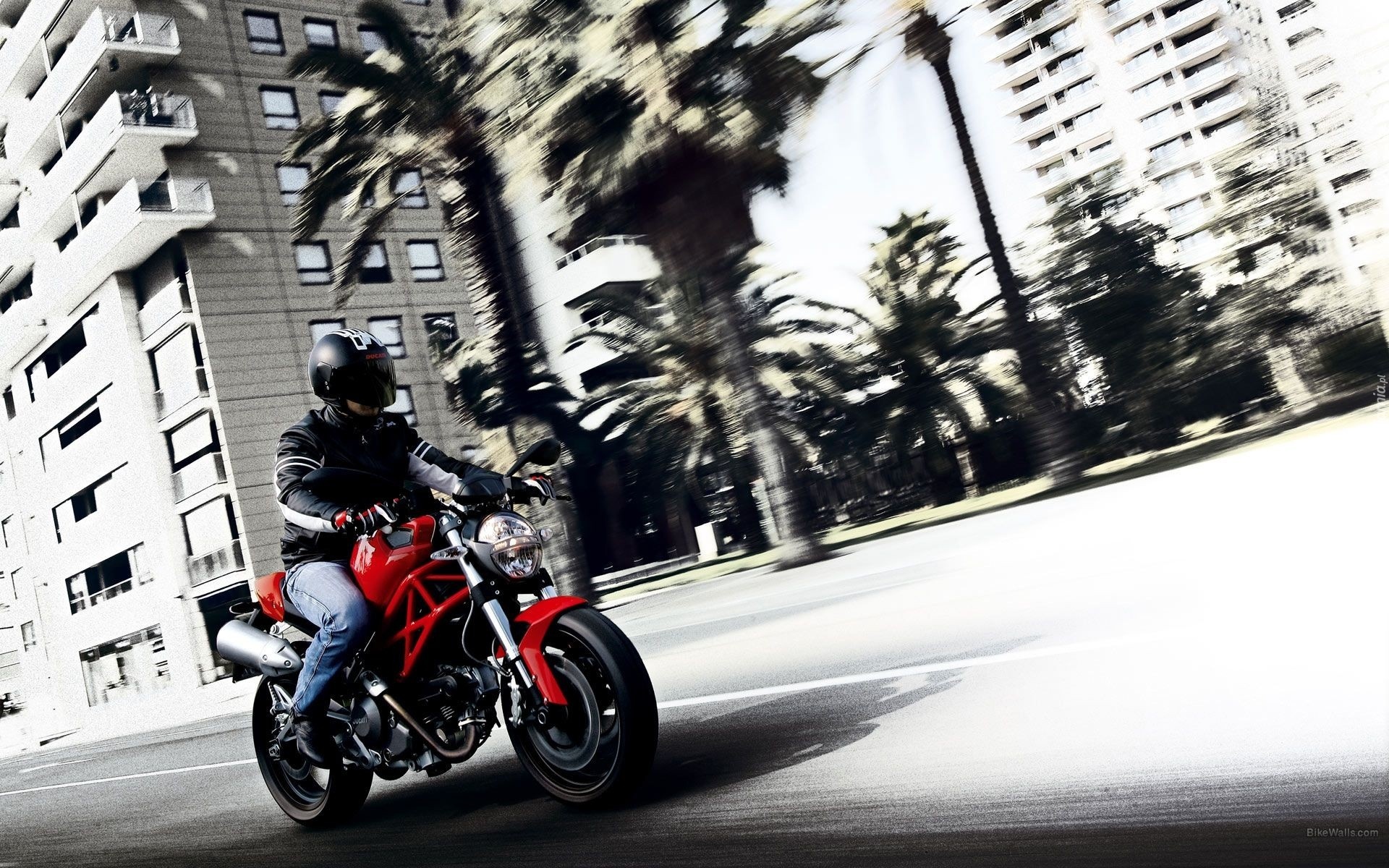 Ducati, Monster 695