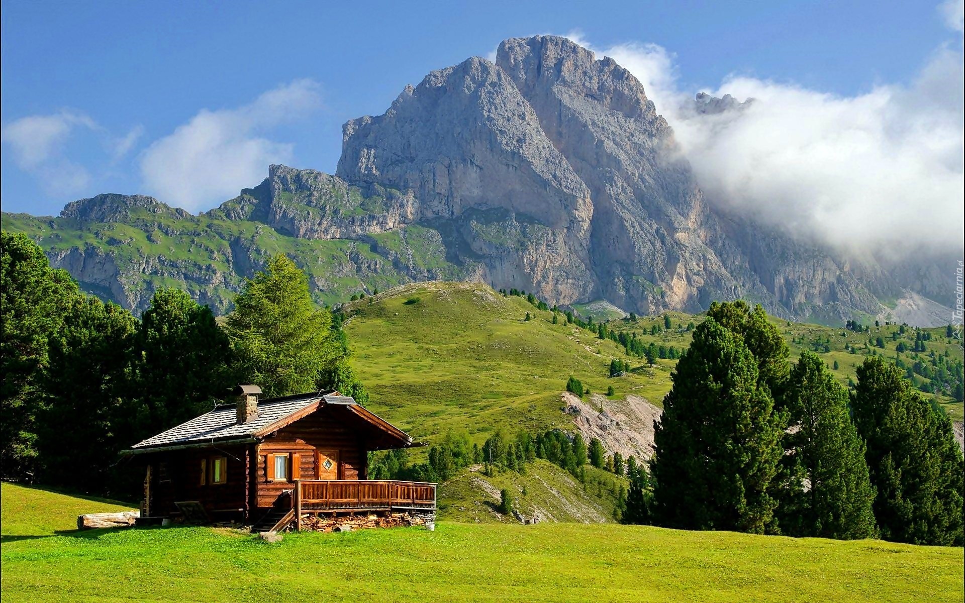 Alpy, Włoskie, Dolina, Val Gardena, Łąki, Drzewa, Chmury, Drewniany, Dom