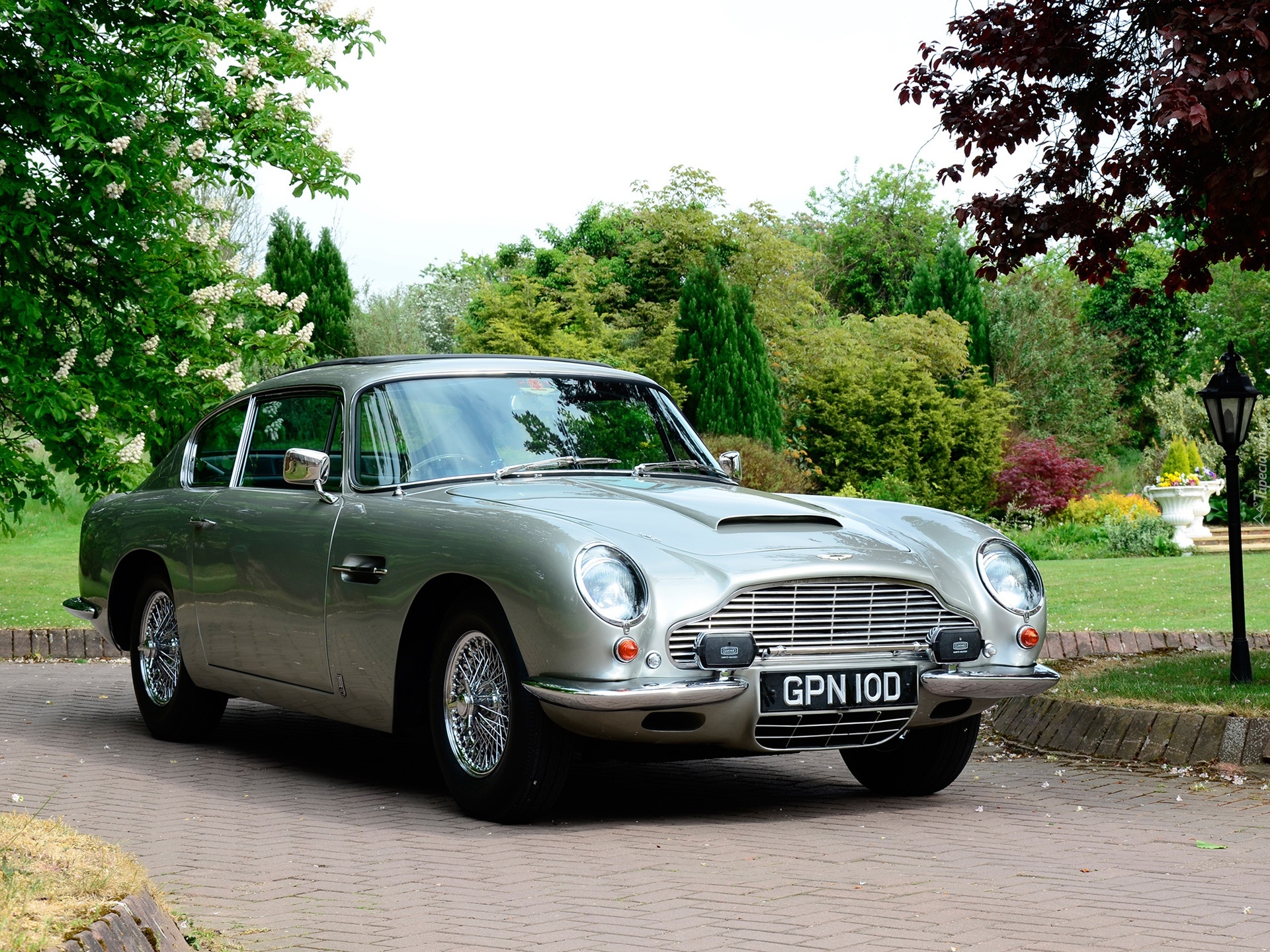 Zabytkowy, Aston Martin, DB6