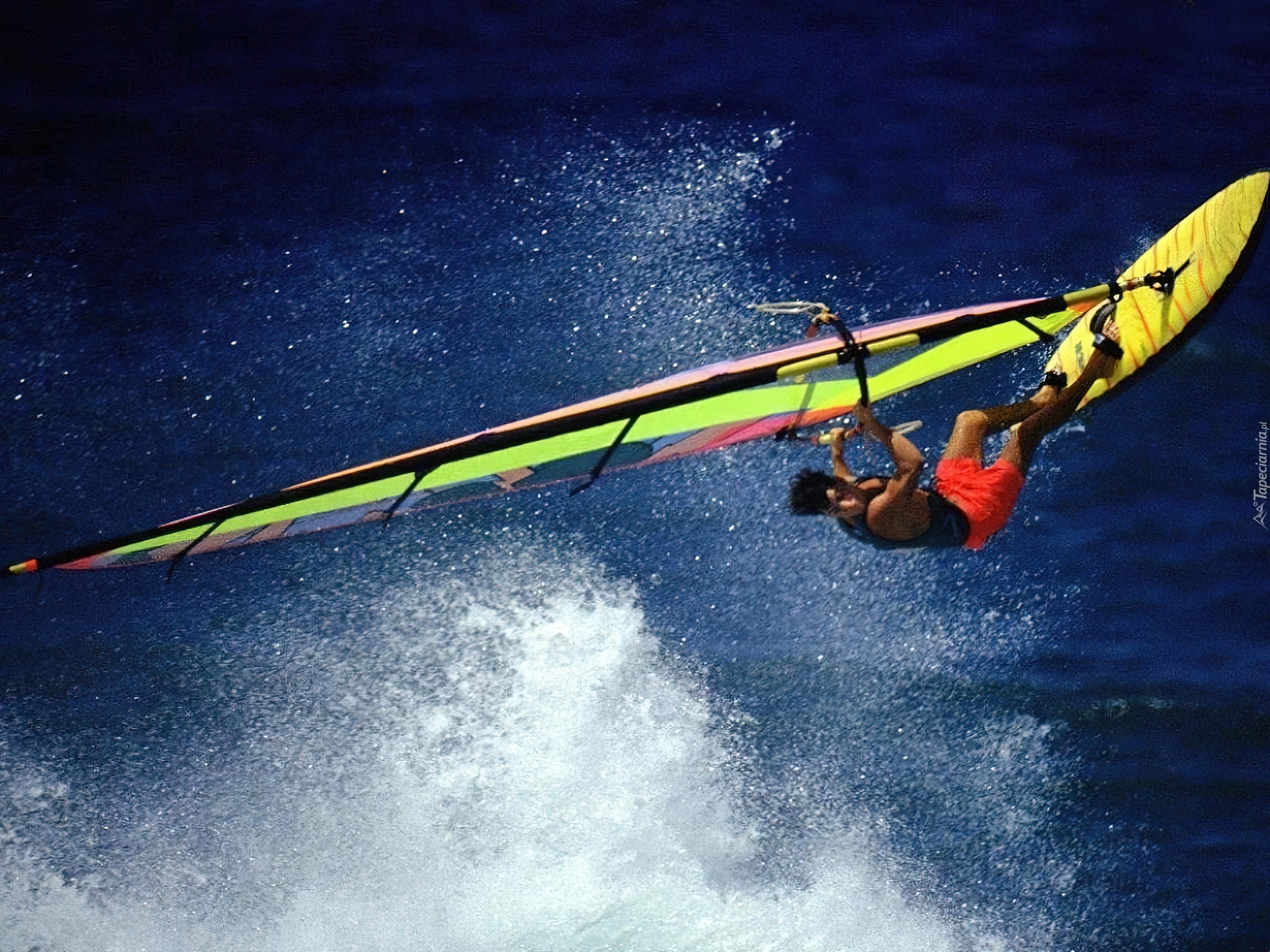 Windsurfing,żółta deska