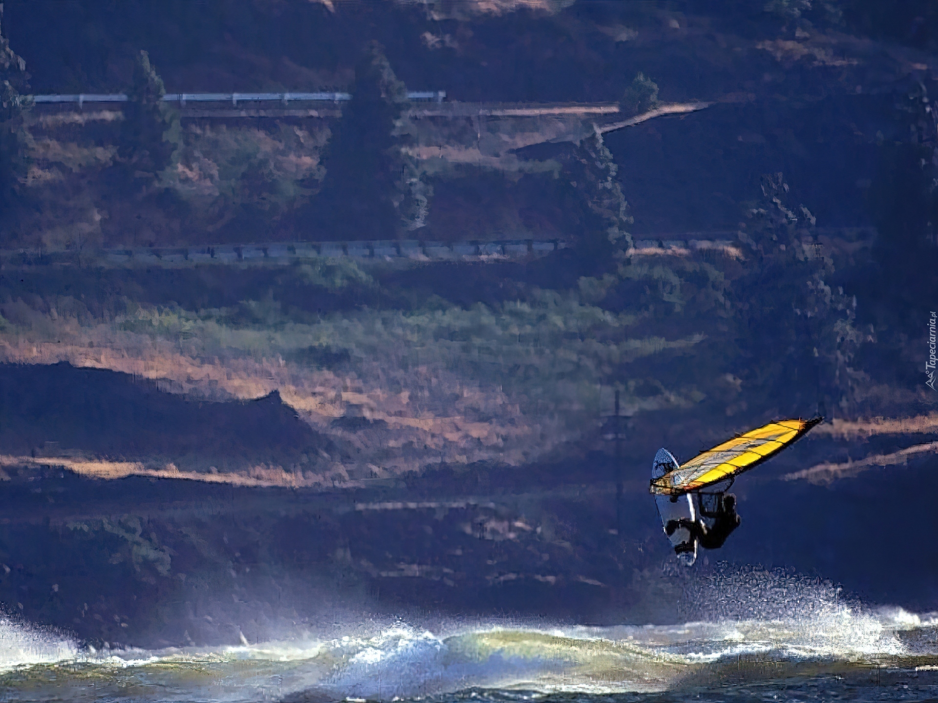 Windsurfing,żółty żagiel