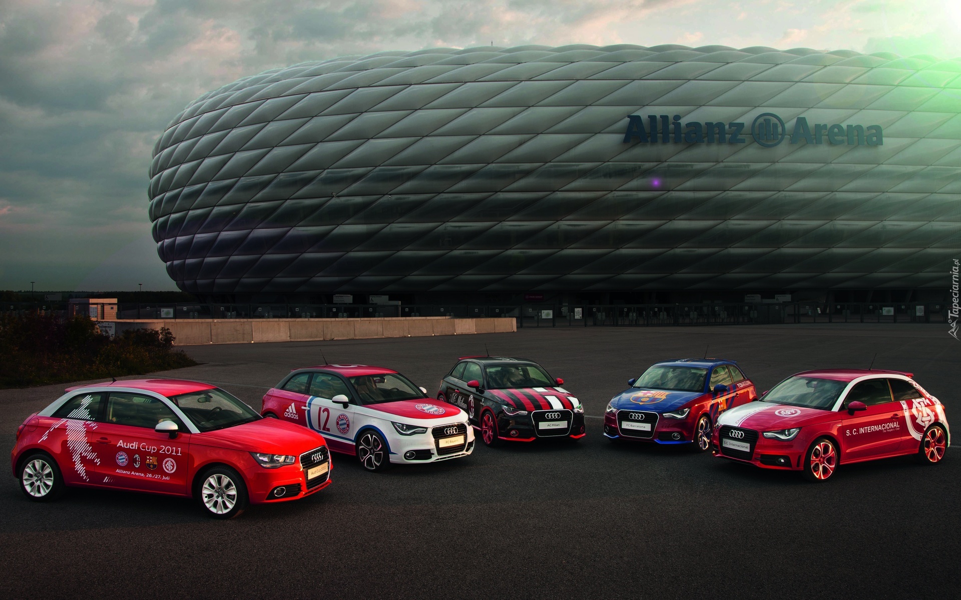 Stadion, Allianz Arena, Monachium, Niemcy, Samochody, Audi