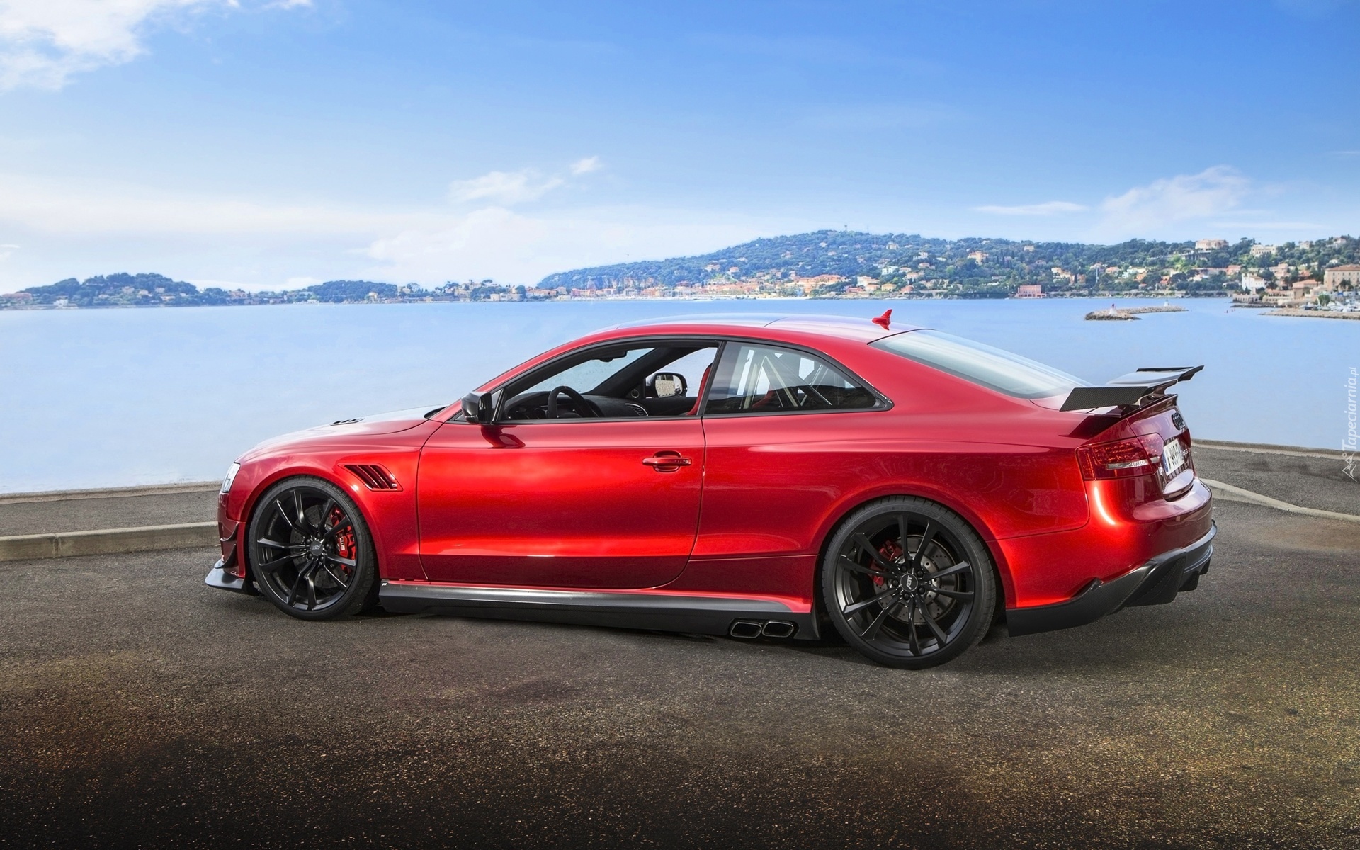 Audi A5 красная купе бесплатно