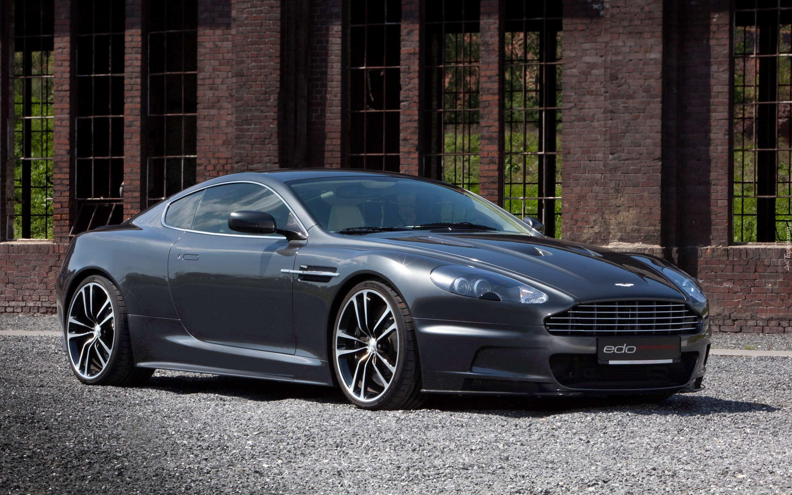 Aston Martin, DB9