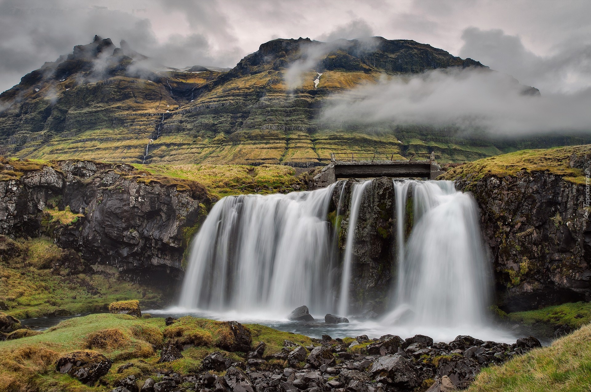 Wodospad, Góra, Mgła, Islandia