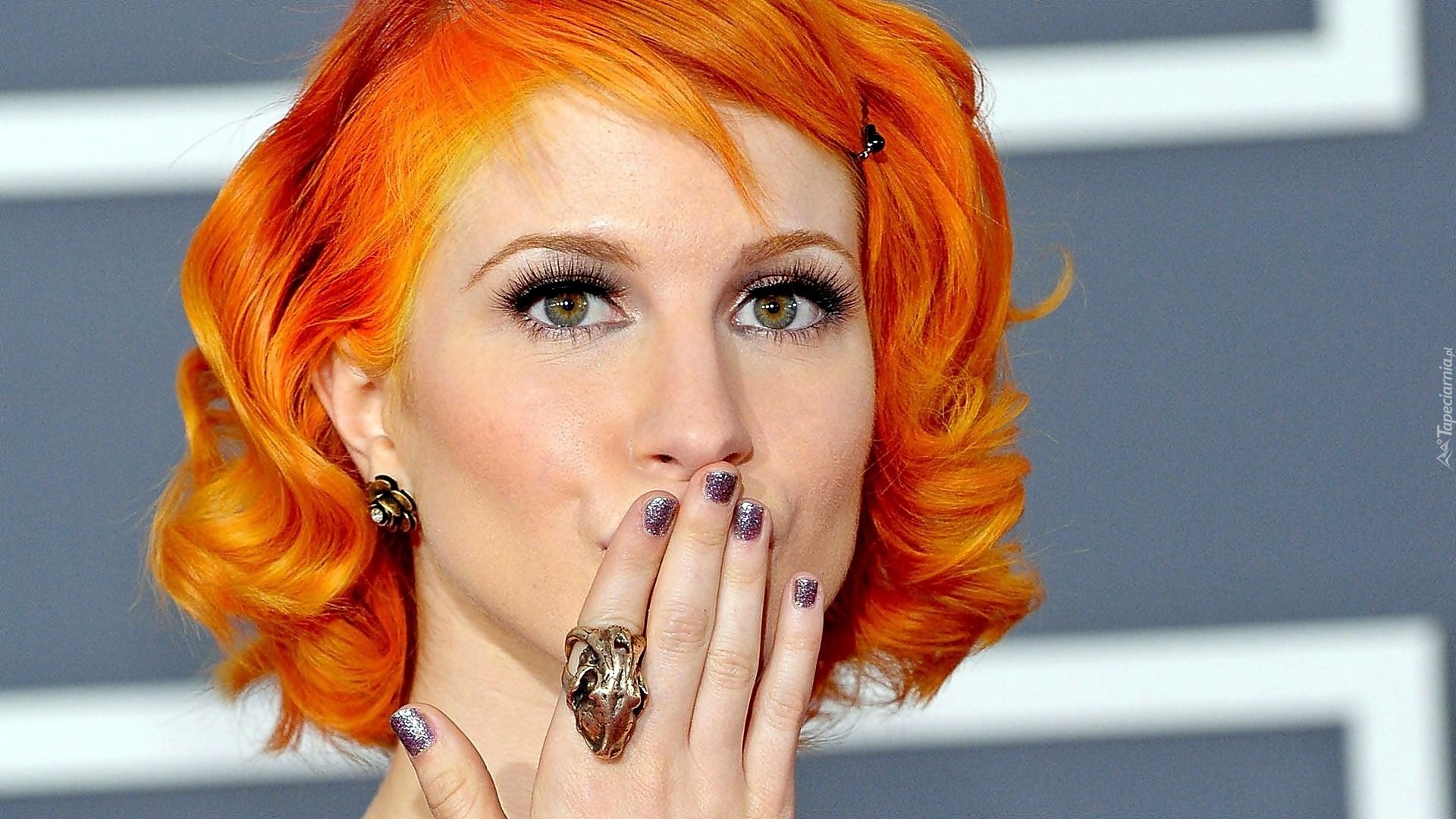 Hayley, Williams, Piosenkarka, Zbliżenie