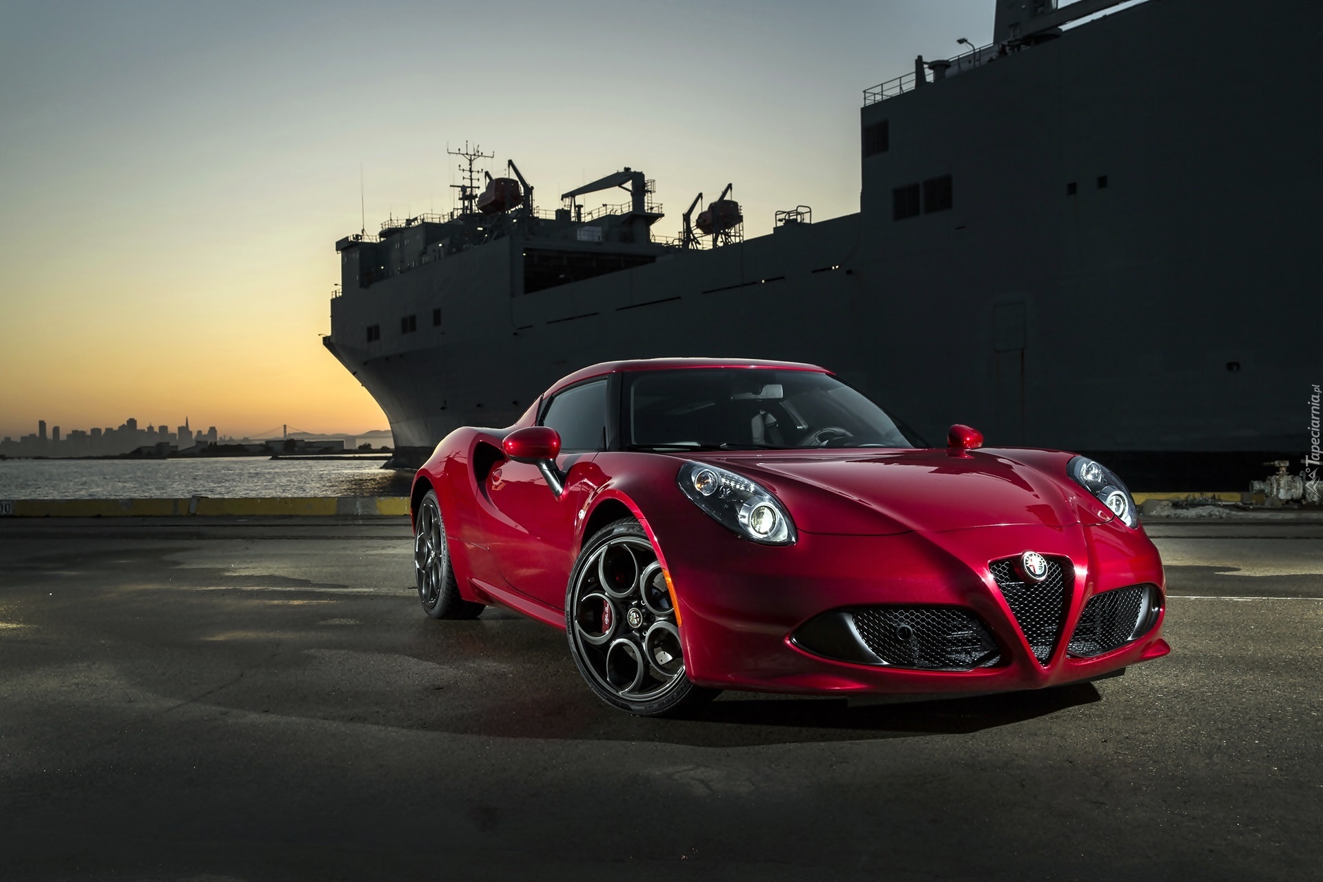 Nabrzeże, Okręt, Alfa Romeo 4C