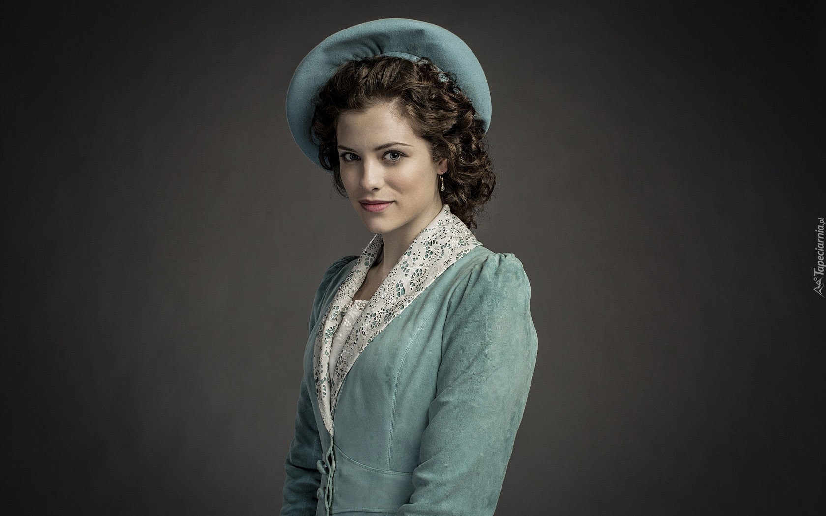 Jessica De Gouw, Kapelusz, Serial, Dracula