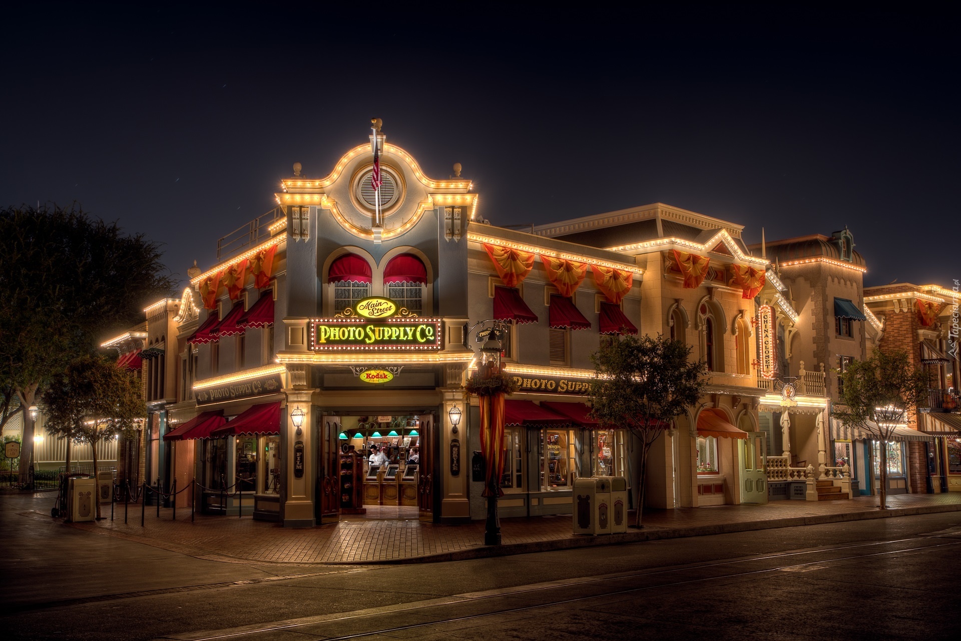 Miasto nocą, Disneyland, Kalifornia, USA