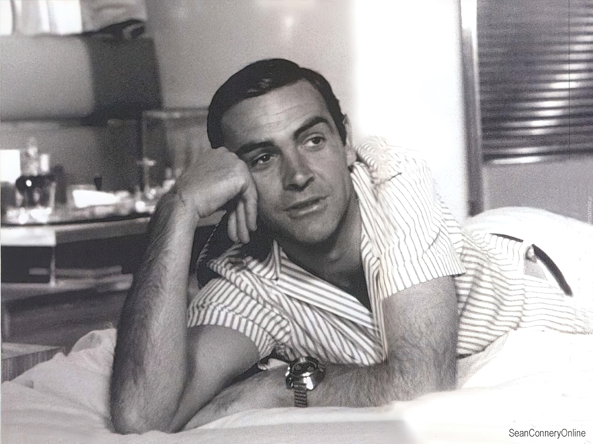 Sean Connery,koszula w paski