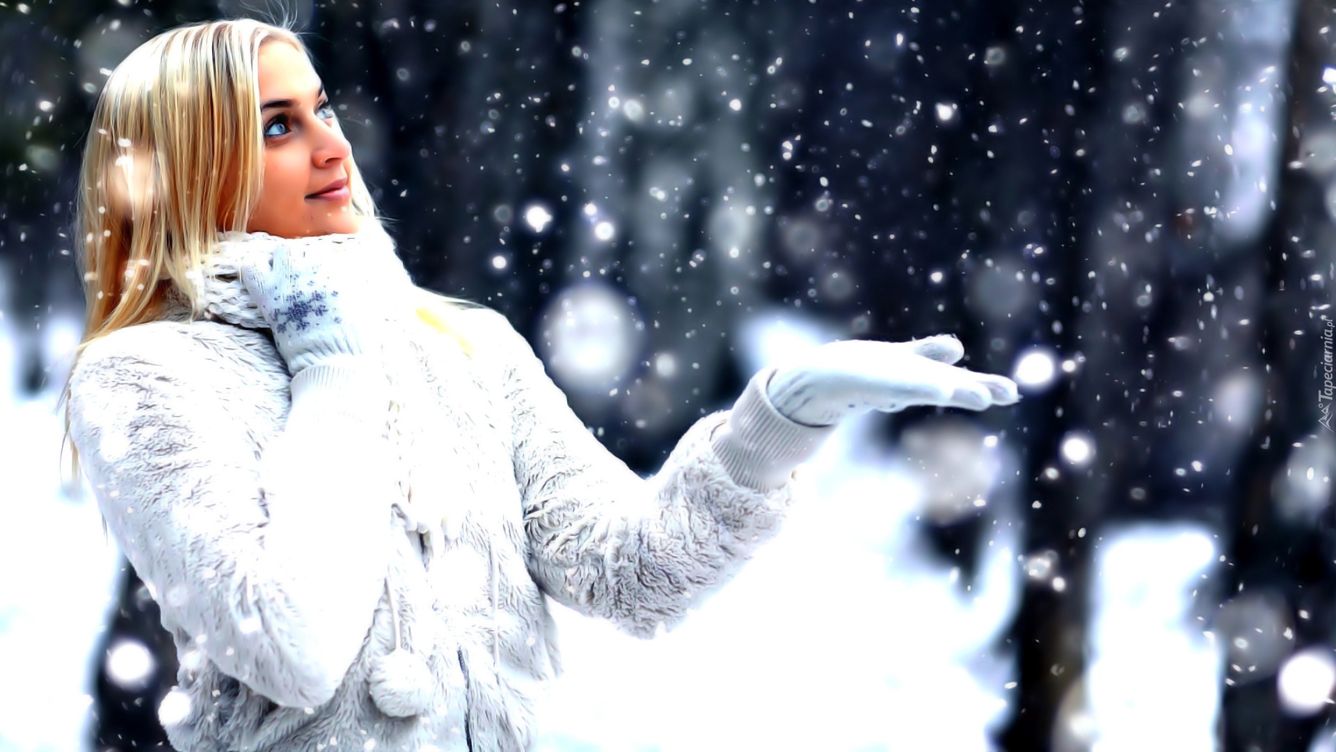 Саруханов падал снег. Девушка зимой. Девушка и снегопад. Девушка под снегом. Блондинка зимой.