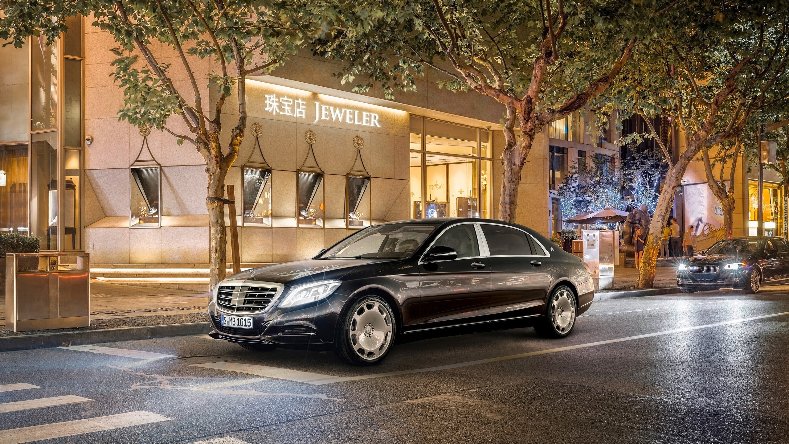 Mercedes Maybach S600, Ulica