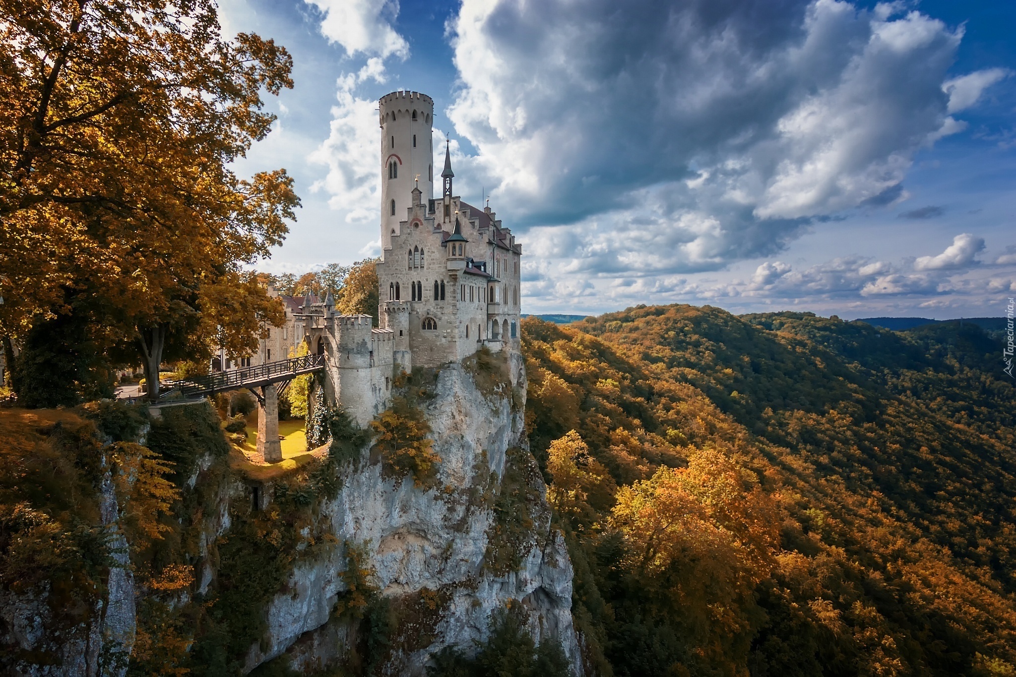 Niemcy, Lichtenstein, Zamek Lichtenstein Castle, Skały, Góry, Lasy