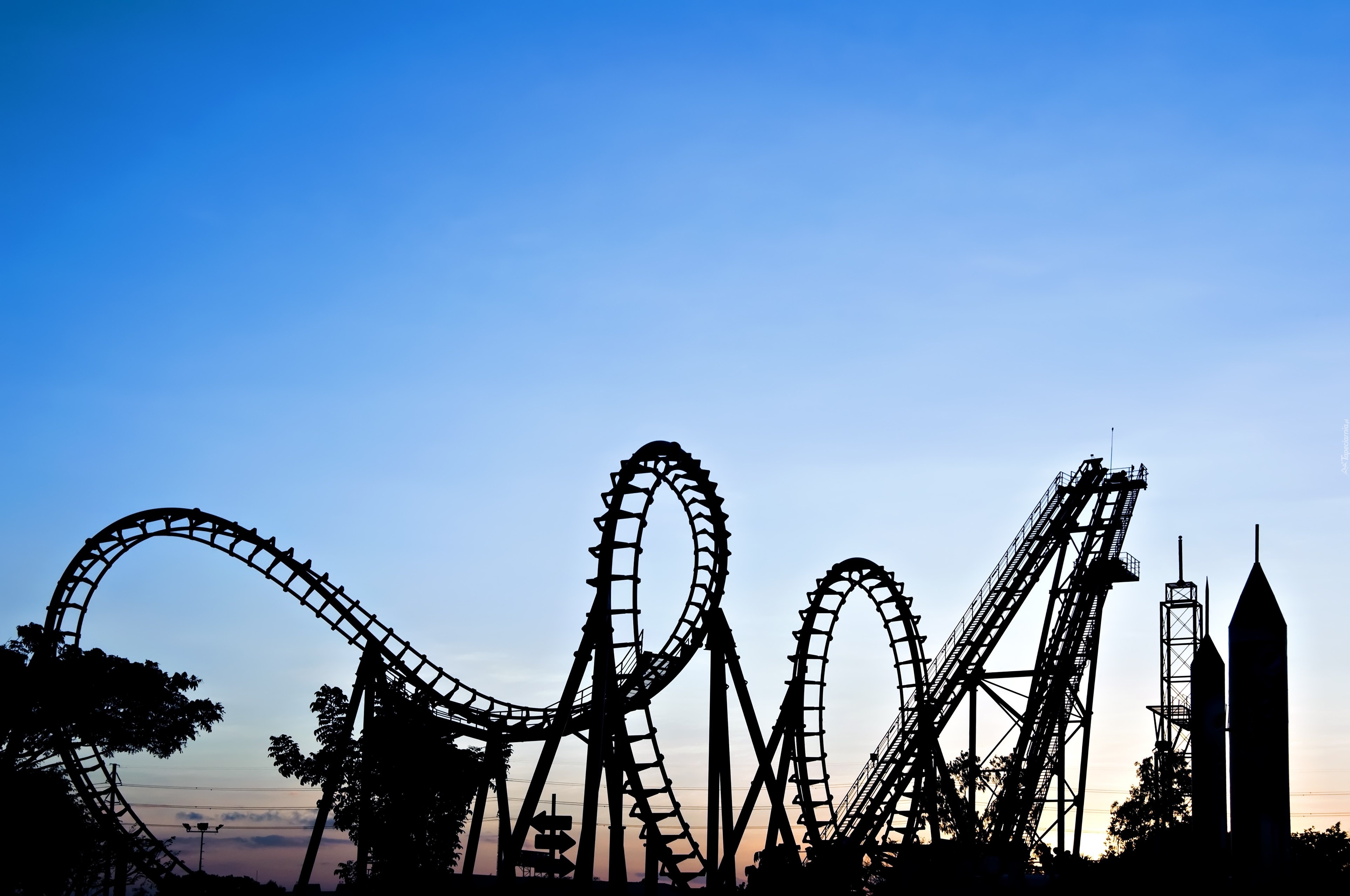 Roller coaster, Wesołe miasteczko