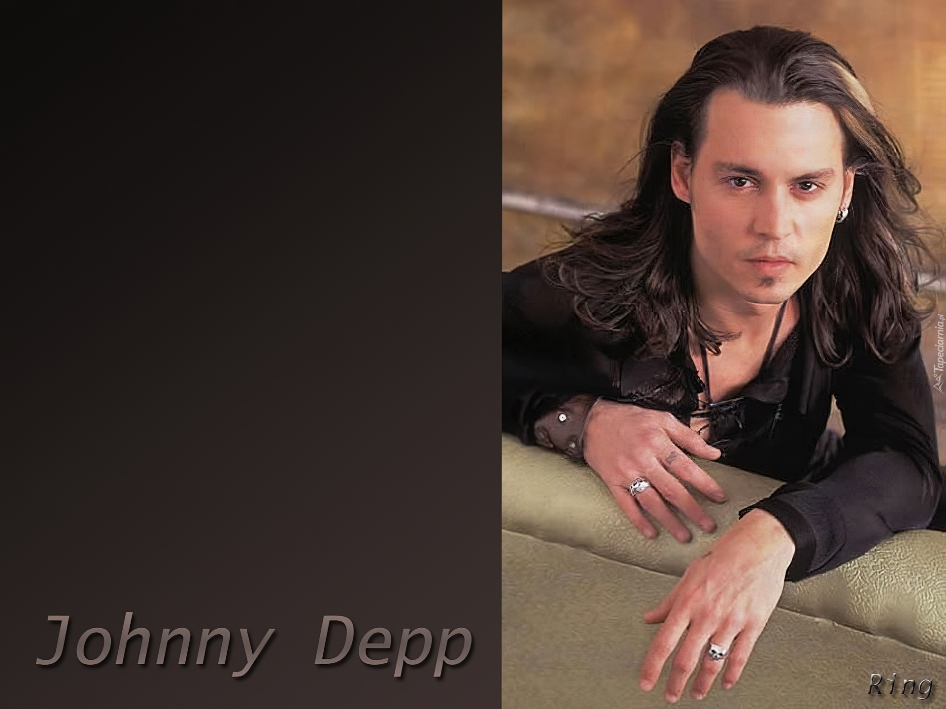 Johnny Depp,długie włosy, dłonie