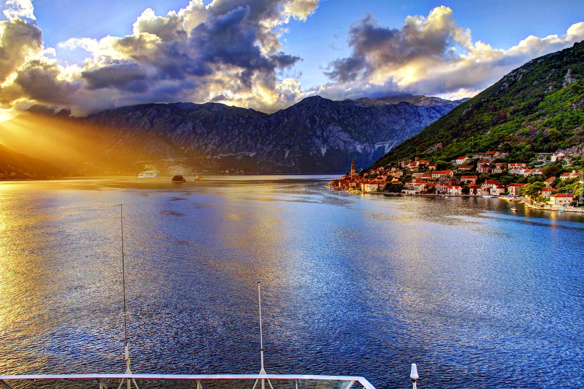 Góry, Chmury, Zachód Słońca, Miasto, Kotor, Czarnogóra